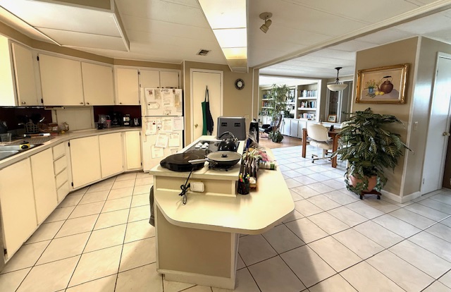 100 Hampton Road, Lot 84, Clearwater, Florida 33759, 2 Bedrooms Bedrooms, ,2 BathroomsBathrooms,55-Plus Mobile Home,For Sale,Hampton Road, Lot 84,3937