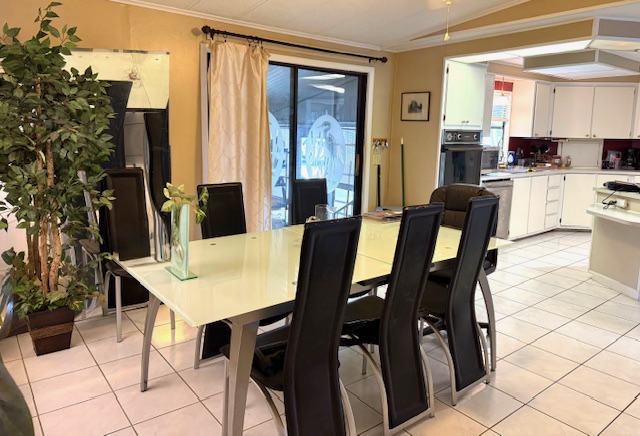 100 Hampton Road, Lot 84, Clearwater, Florida 33759, 2 Bedrooms Bedrooms, ,2 BathroomsBathrooms,55-Plus Mobile Home,For Sale,Hampton Road, Lot 84,3937