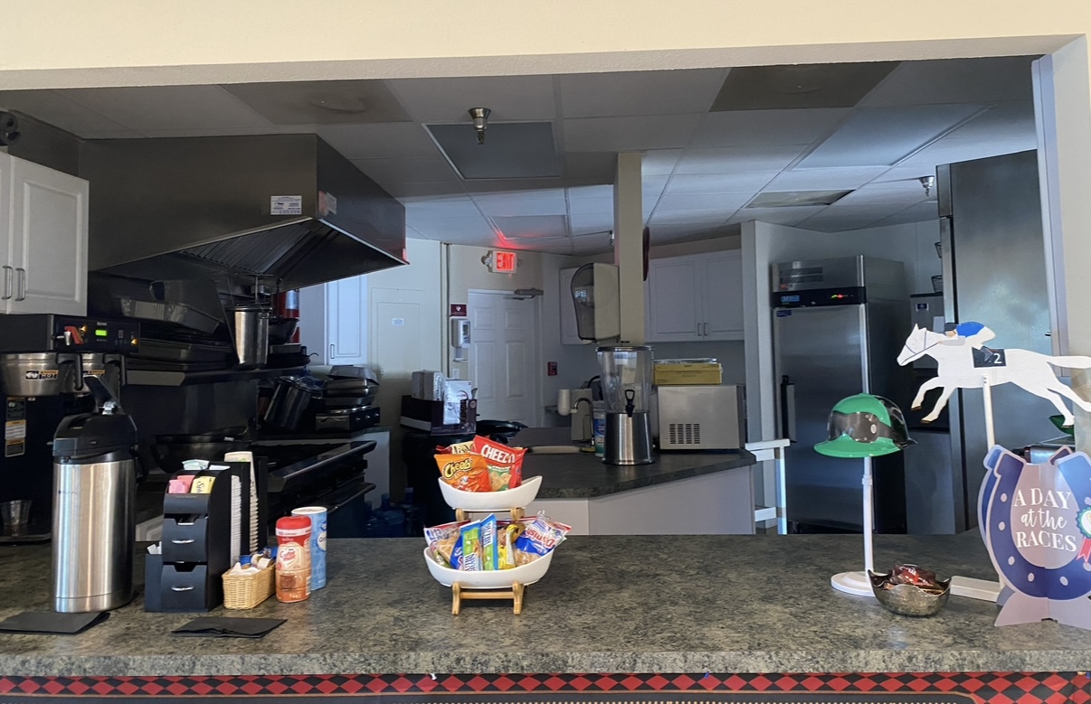 100 Hampton Road, Lot 84, Clearwater, Florida 33759, 2 Bedrooms Bedrooms, ,2 BathroomsBathrooms,55-Plus Mobile Home,For Sale,Hampton Road, Lot 84,3937