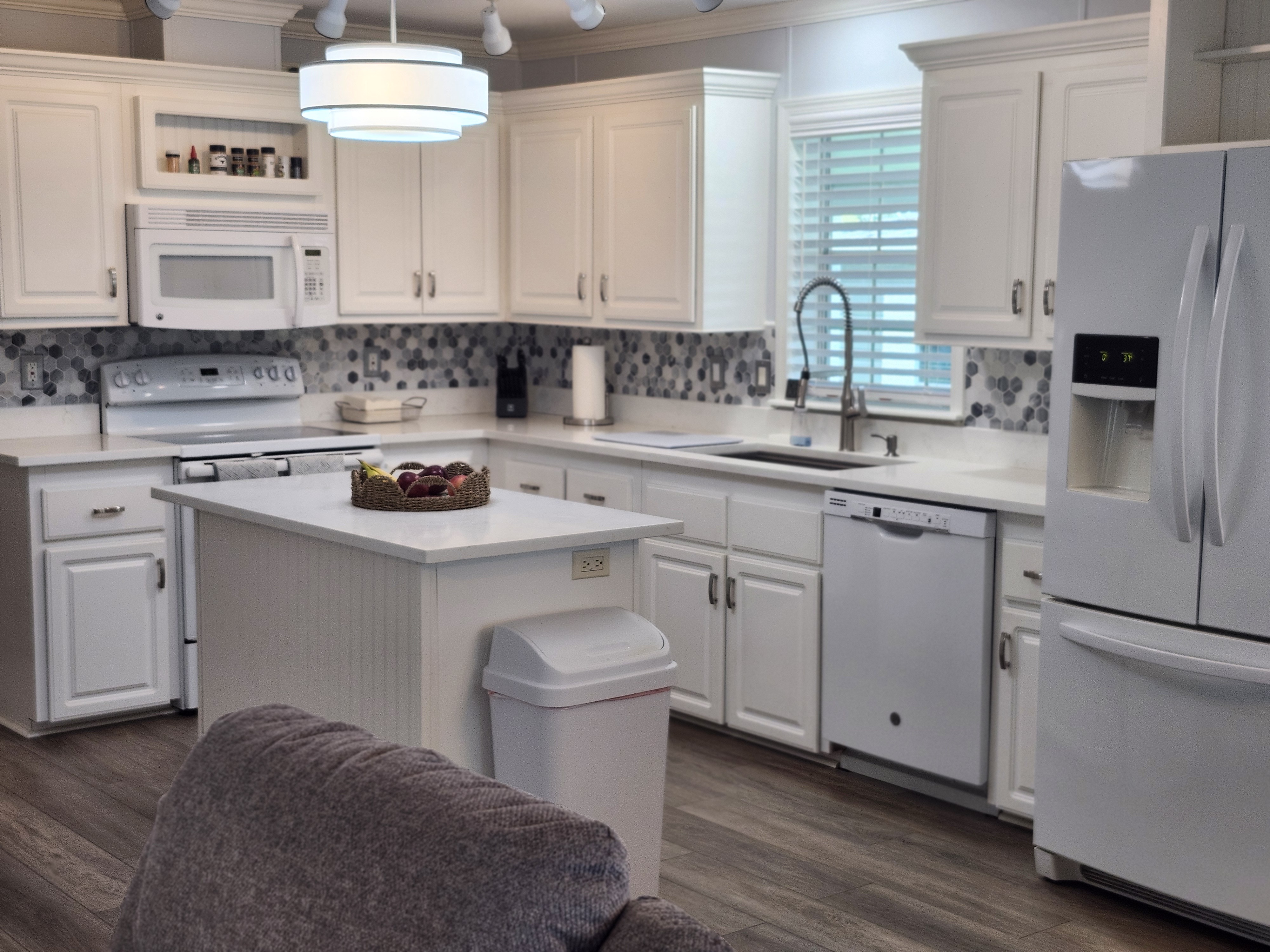 1071 Donegan Road, Lot 929, Largo, Florida 33771, 2 Bedrooms Bedrooms, ,2 BathroomsBathrooms,55-Plus Mobile Home,For Sale,Donegan Road, Lot 929,3938