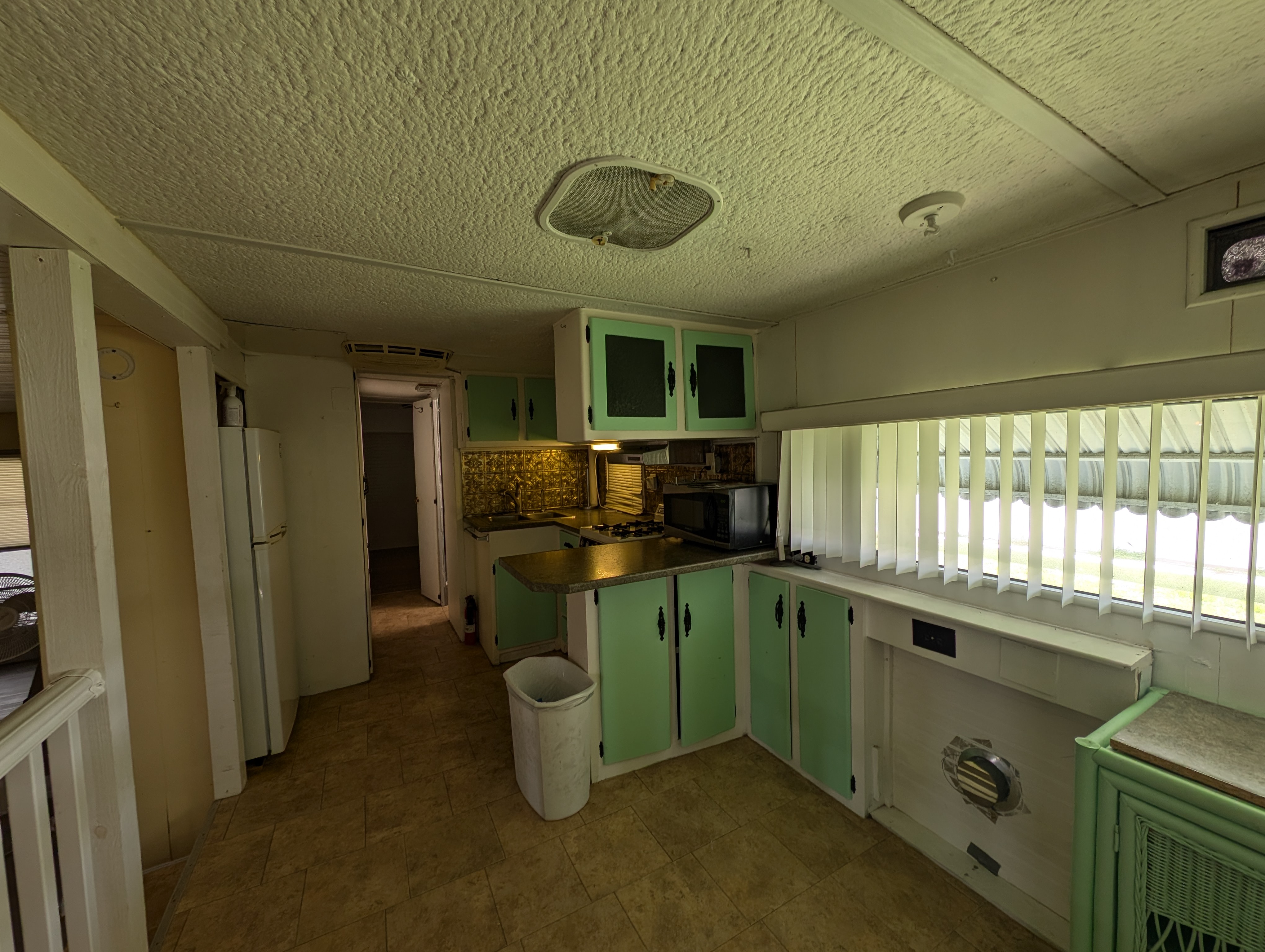 4078 Honolulu Drive, Ruskin, Florida 33570, 1 Bedroom Bedrooms, ,1 BathroomBathrooms,All - Age Mobile Home,For Sale,Honolulu Drive,3940