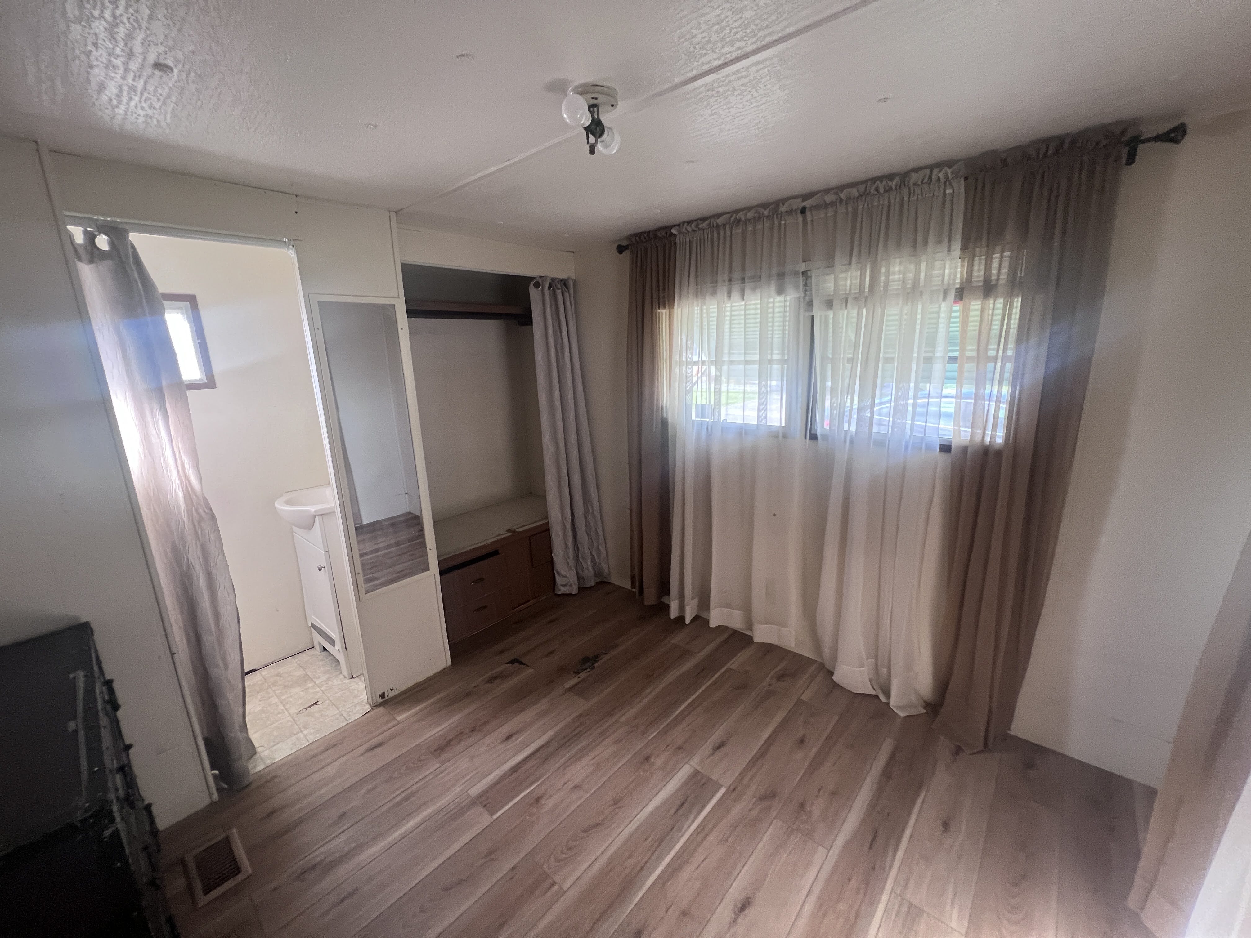 17 Sophie Avenue, Dunedin, Florida 34698, 3 Bedrooms Bedrooms, ,2 BathroomsBathrooms,55-Plus Mobile Home,For Sale,Sophie Avenue,3943