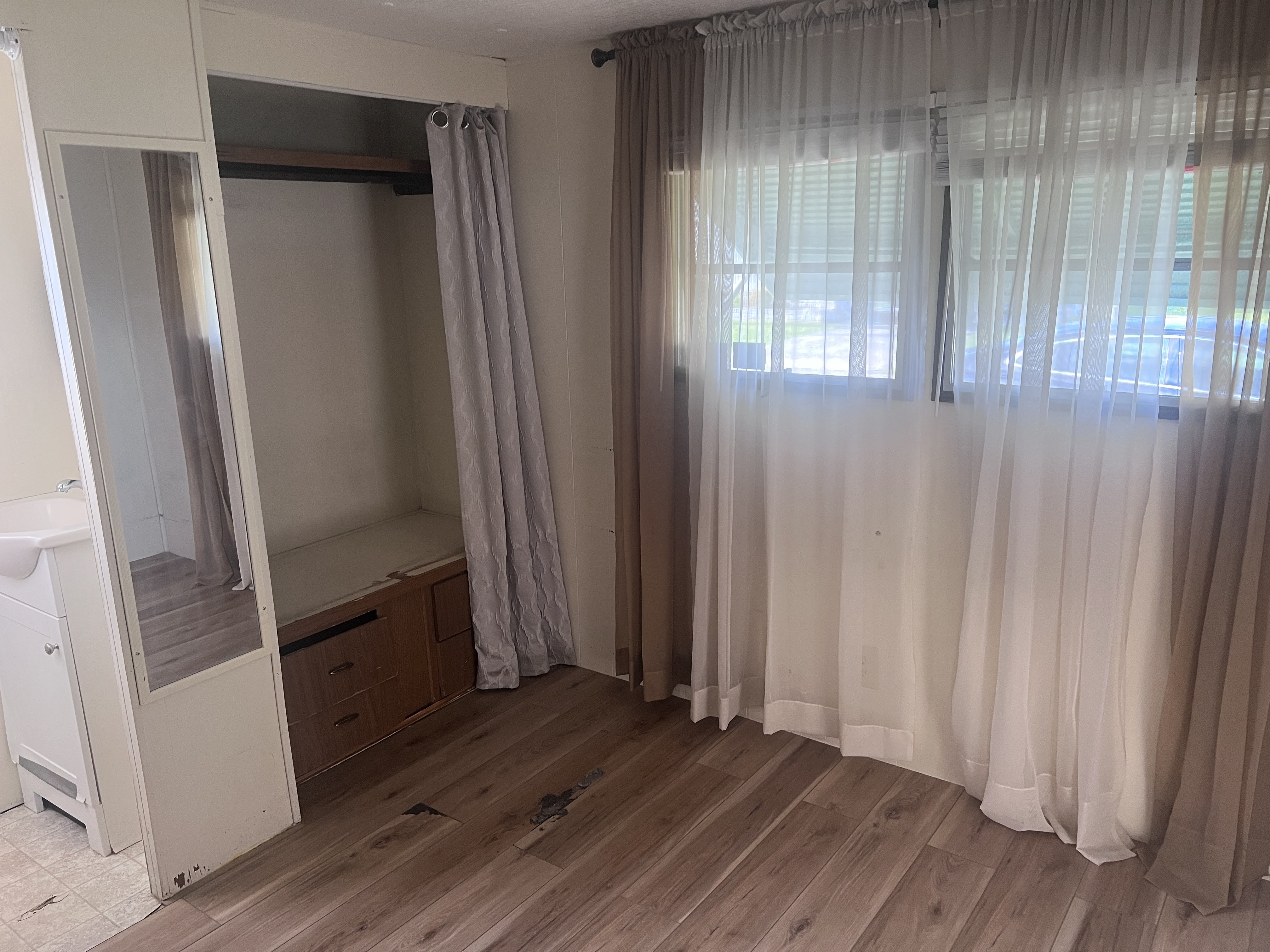 17 Sophie Avenue, Dunedin, Florida 34698, 3 Bedrooms Bedrooms, ,2 BathroomsBathrooms,55-Plus Mobile Home,For Sale,Sophie Avenue,3943