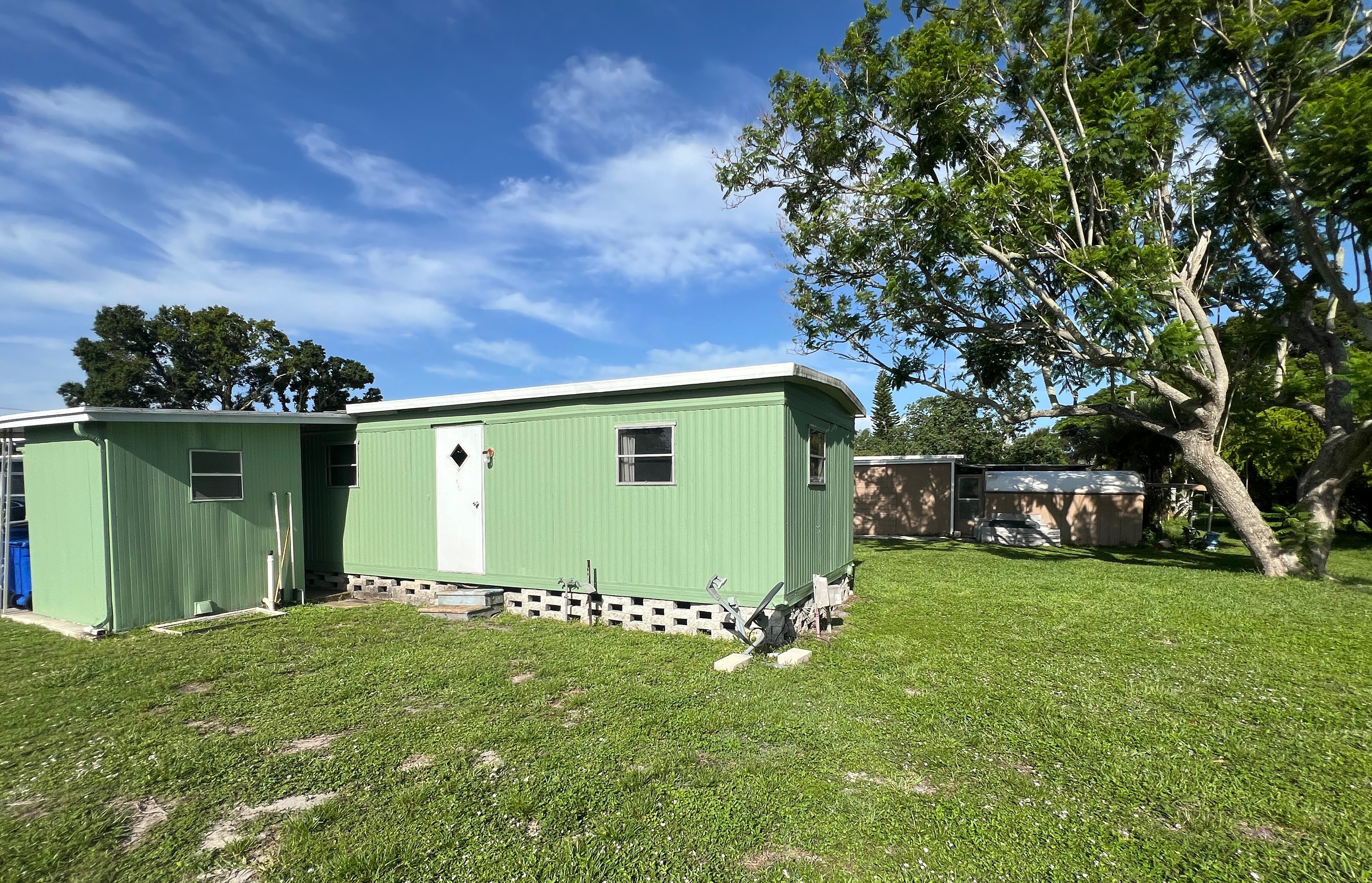 17 Sophie Avenue, Dunedin, Florida 34698, 3 Bedrooms Bedrooms, ,2 BathroomsBathrooms,55-Plus Mobile Home,For Sale,Sophie Avenue,3943