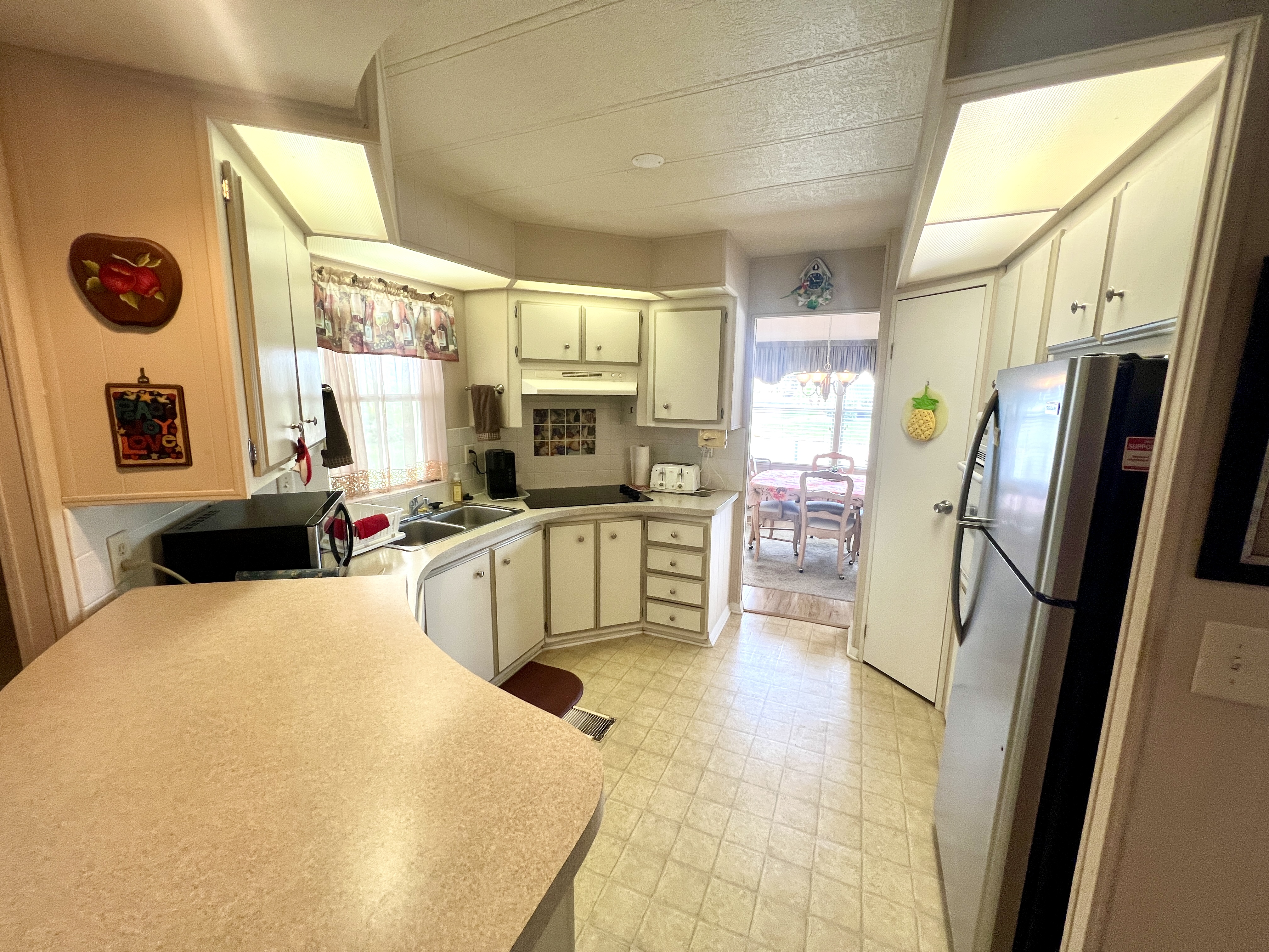 7524 Lakeshore Drive, Ellenton, Florida 34222, 2 Bedrooms Bedrooms, ,2 BathroomsBathrooms,55-Plus Mobile Home,For Sale,Lakeshore Drive,3950