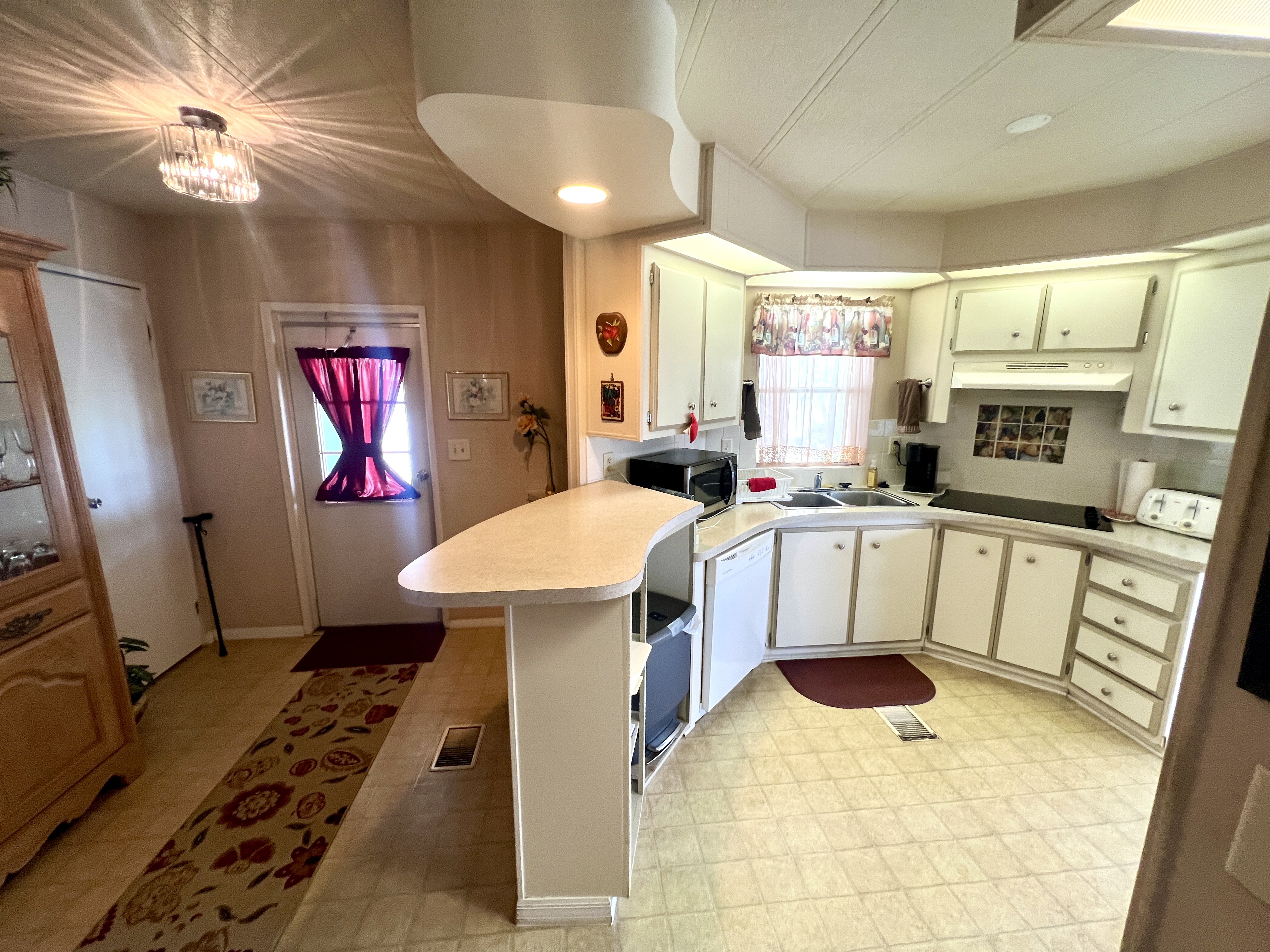 7524 Lakeshore Drive, Ellenton, Florida 34222, 2 Bedrooms Bedrooms, ,2 BathroomsBathrooms,55-Plus Mobile Home,For Sale,Lakeshore Drive,3950