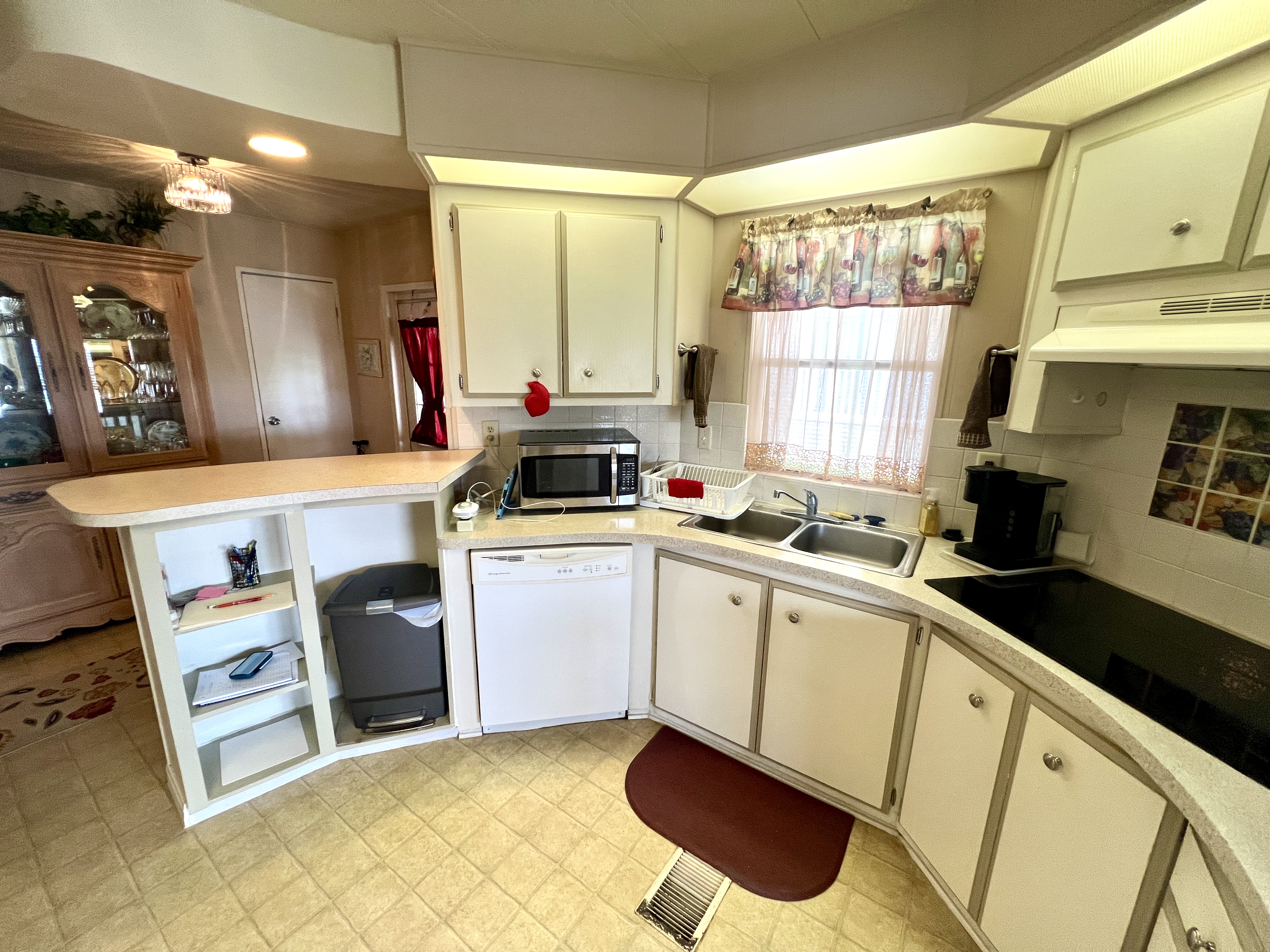 7524 Lakeshore Drive, Ellenton, Florida 34222, 2 Bedrooms Bedrooms, ,2 BathroomsBathrooms,55-Plus Mobile Home,For Sale,Lakeshore Drive,3950