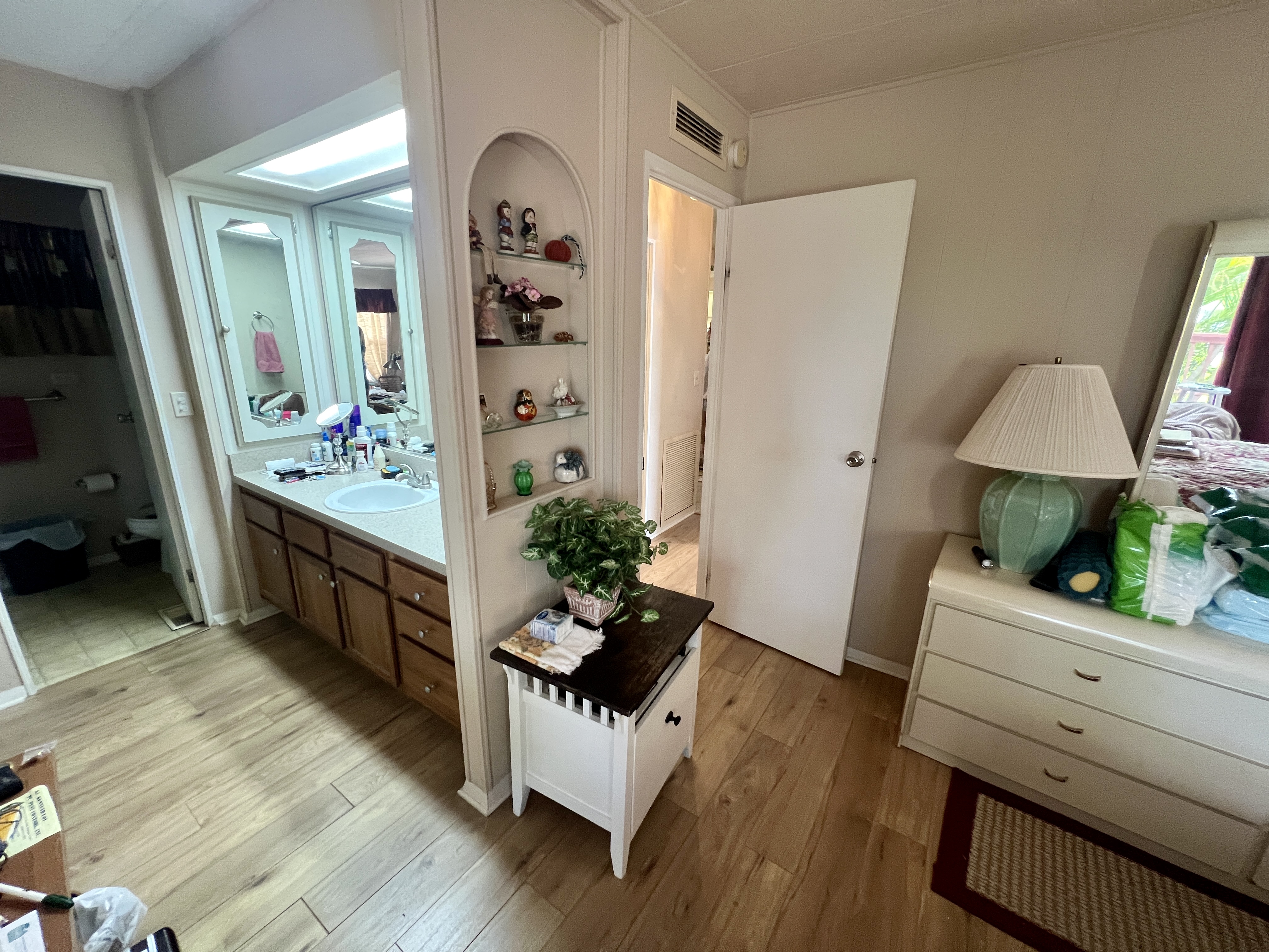 7524 Lakeshore Drive, Ellenton, Florida 34222, 2 Bedrooms Bedrooms, ,2 BathroomsBathrooms,55-Plus Mobile Home,For Sale,Lakeshore Drive,3950