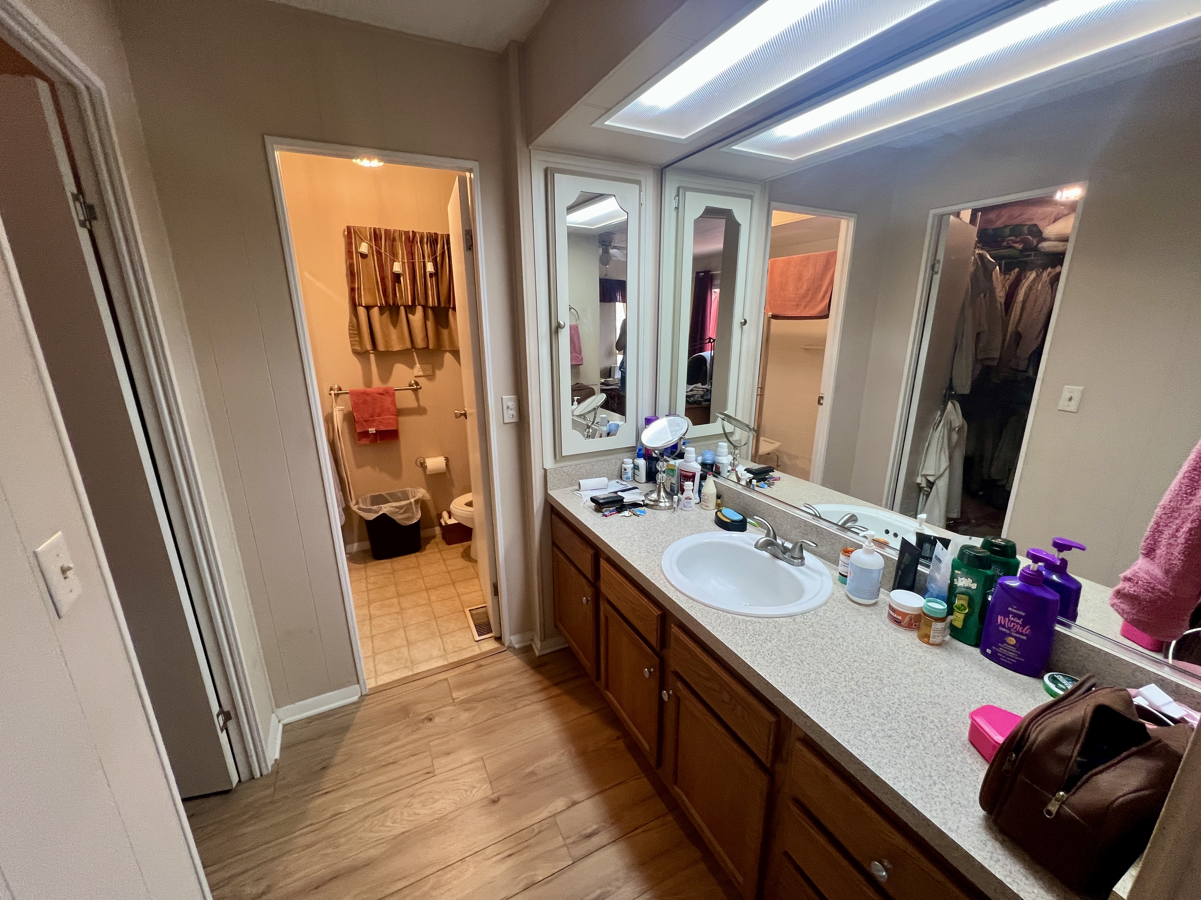 7524 Lakeshore Drive, Ellenton, Florida 34222, 2 Bedrooms Bedrooms, ,2 BathroomsBathrooms,55-Plus Mobile Home,For Sale,Lakeshore Drive,3950