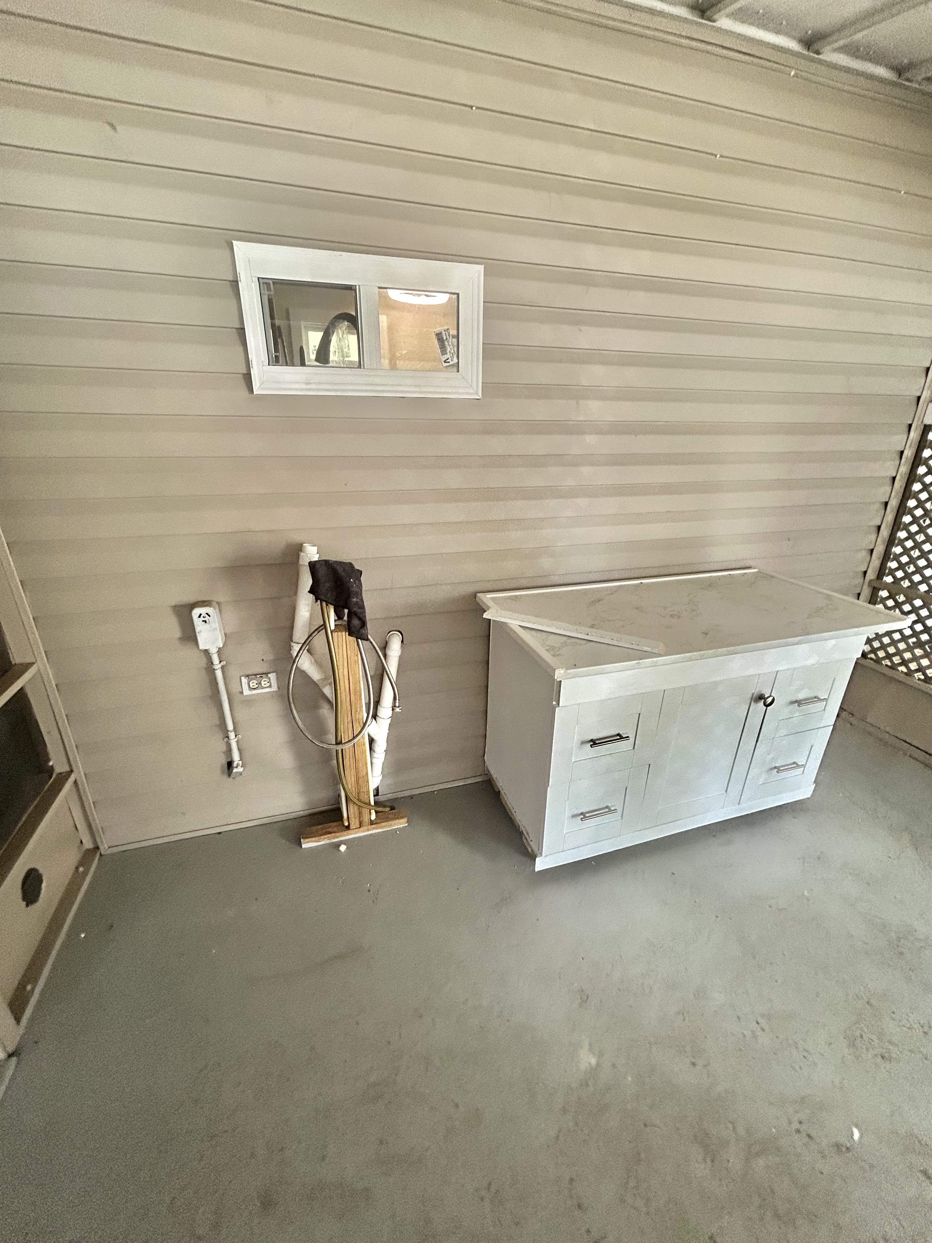 200 Fun Avenue, Bradenton, Florida 34208, 2 Bedrooms Bedrooms, ,1.5 BathroomsBathrooms,55-Plus Mobile Home,For Sale,Fun Avenue,3962