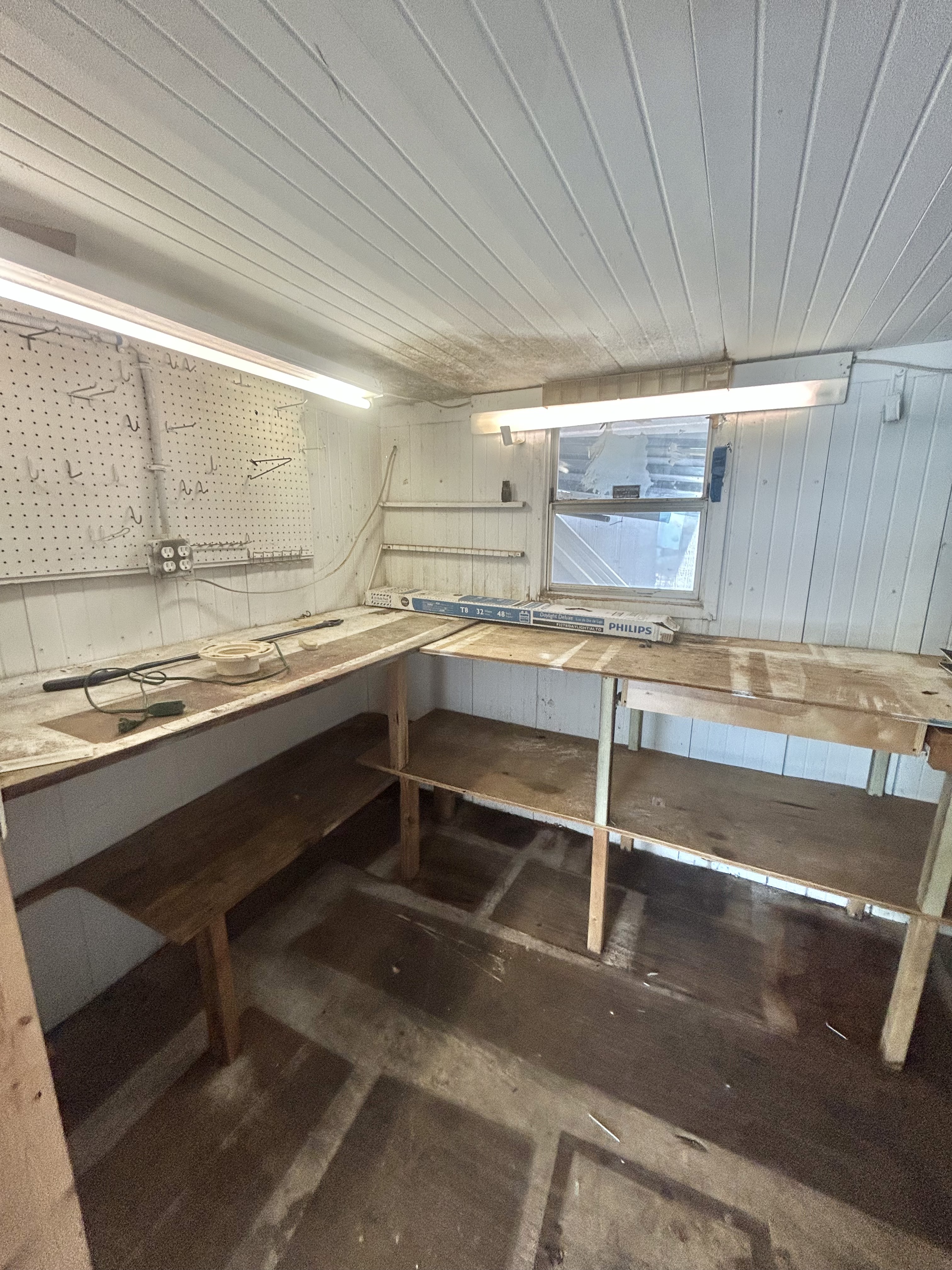 200 Fun Avenue, Bradenton, Florida 34208, 2 Bedrooms Bedrooms, ,1.5 BathroomsBathrooms,55-Plus Mobile Home,For Sale,Fun Avenue,3962