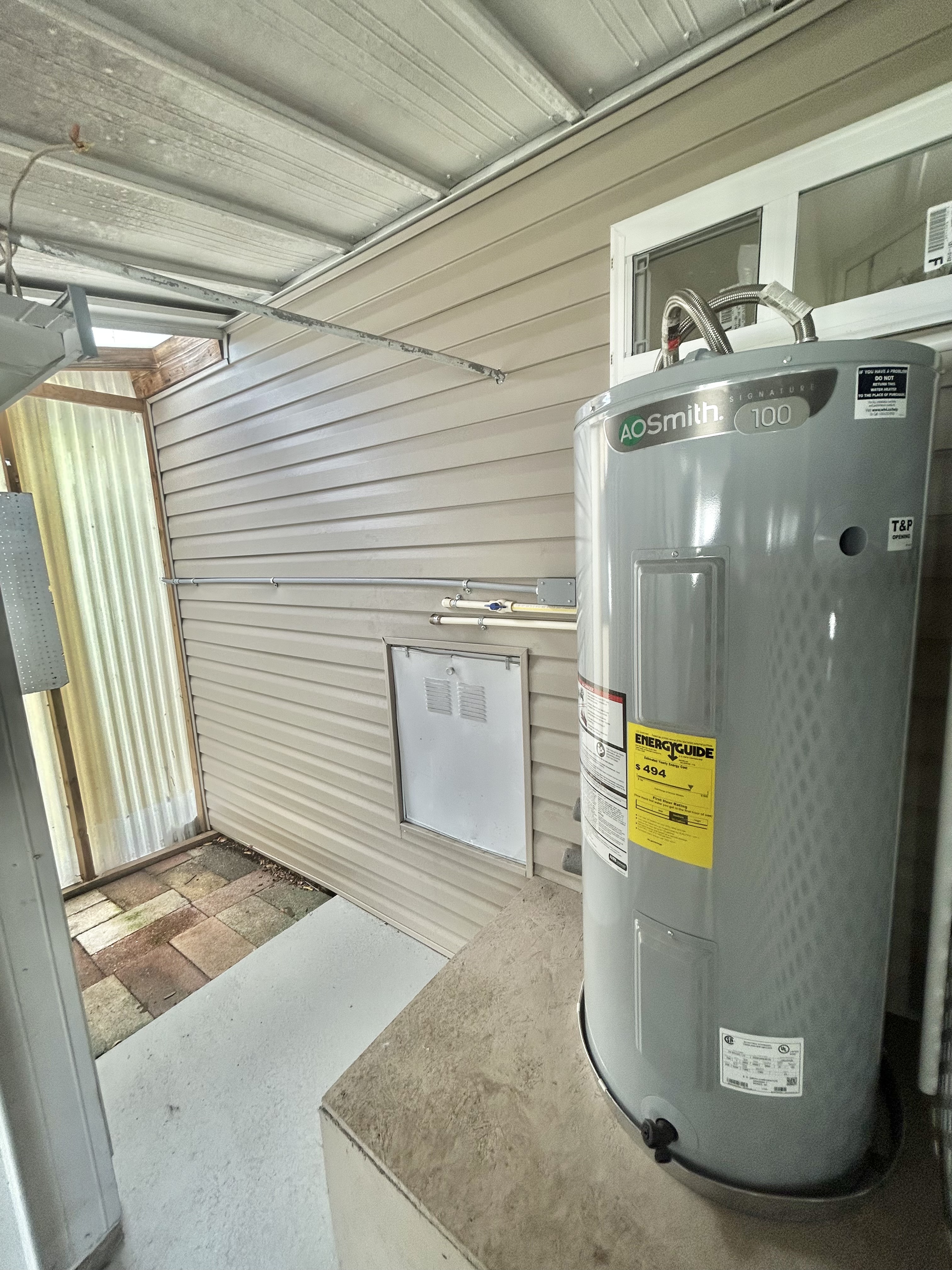 200 Fun Avenue, Bradenton, Florida 34208, 2 Bedrooms Bedrooms, ,1.5 BathroomsBathrooms,55-Plus Mobile Home,For Sale,Fun Avenue,3962