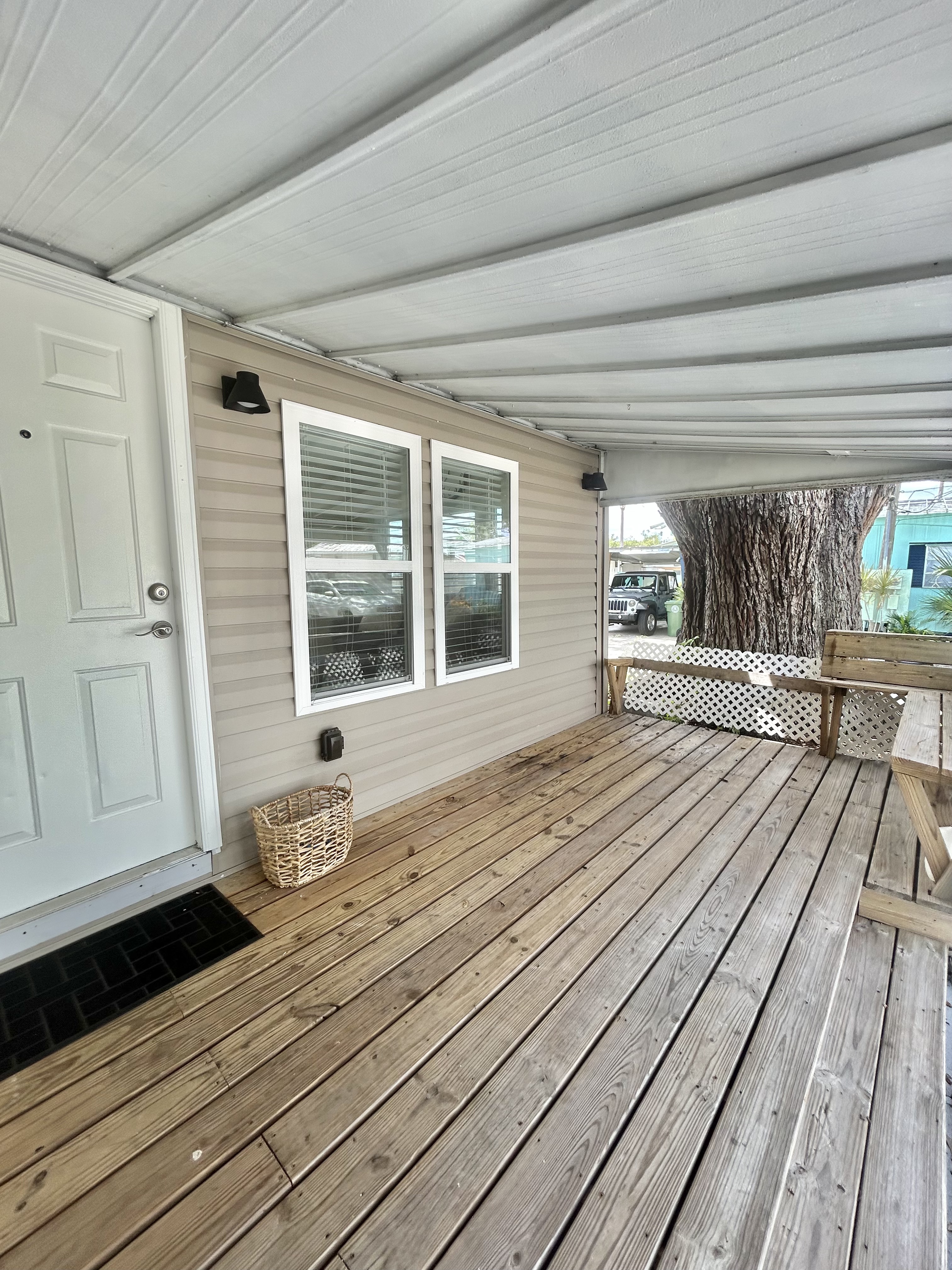 200 Fun Avenue, Bradenton, Florida 34208, 2 Bedrooms Bedrooms, ,1.5 BathroomsBathrooms,55-Plus Mobile Home,For Sale,Fun Avenue,3962