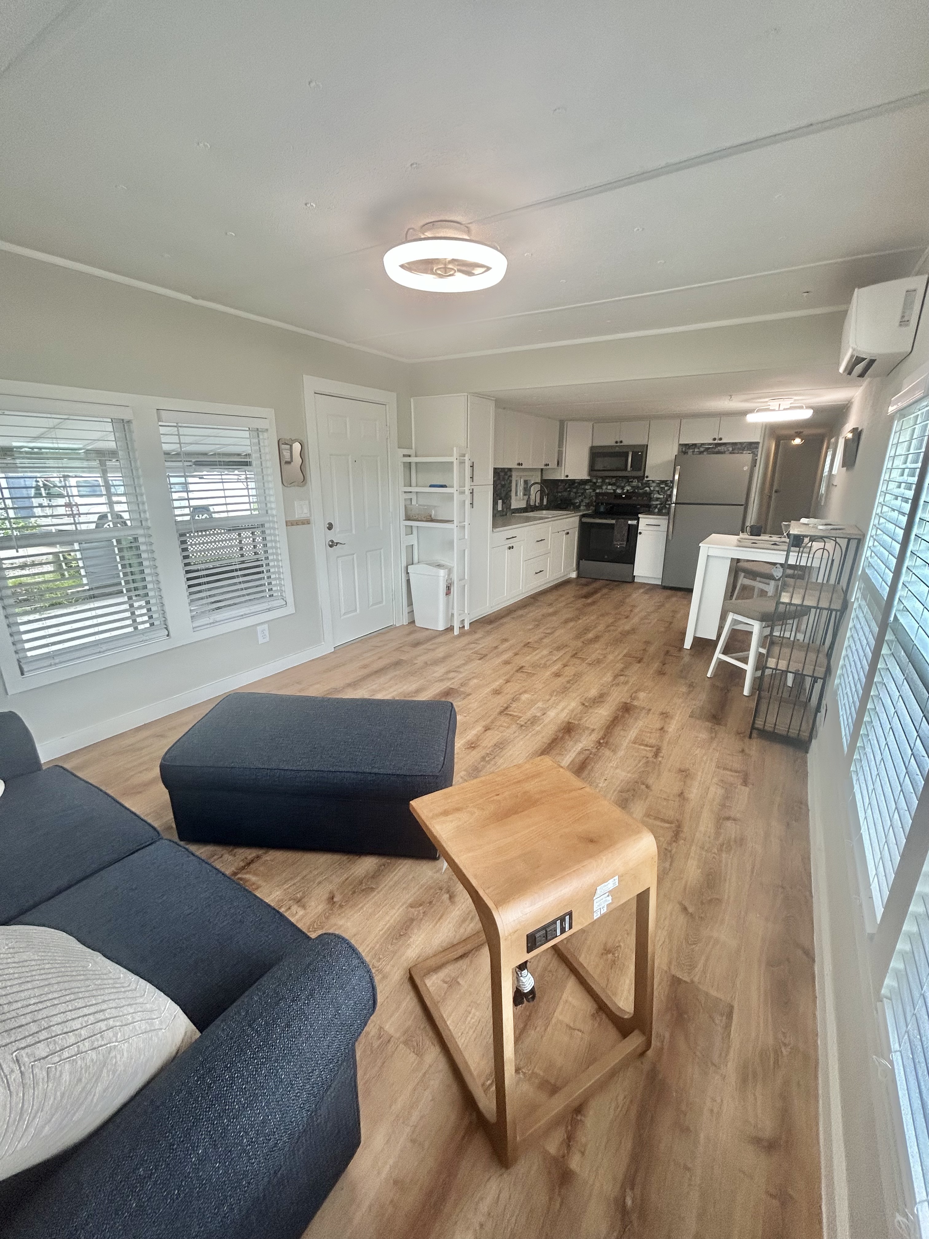 200 Fun Avenue, Bradenton, Florida 34208, 2 Bedrooms Bedrooms, ,1.5 BathroomsBathrooms,55-Plus Mobile Home,For Sale,Fun Avenue,3962