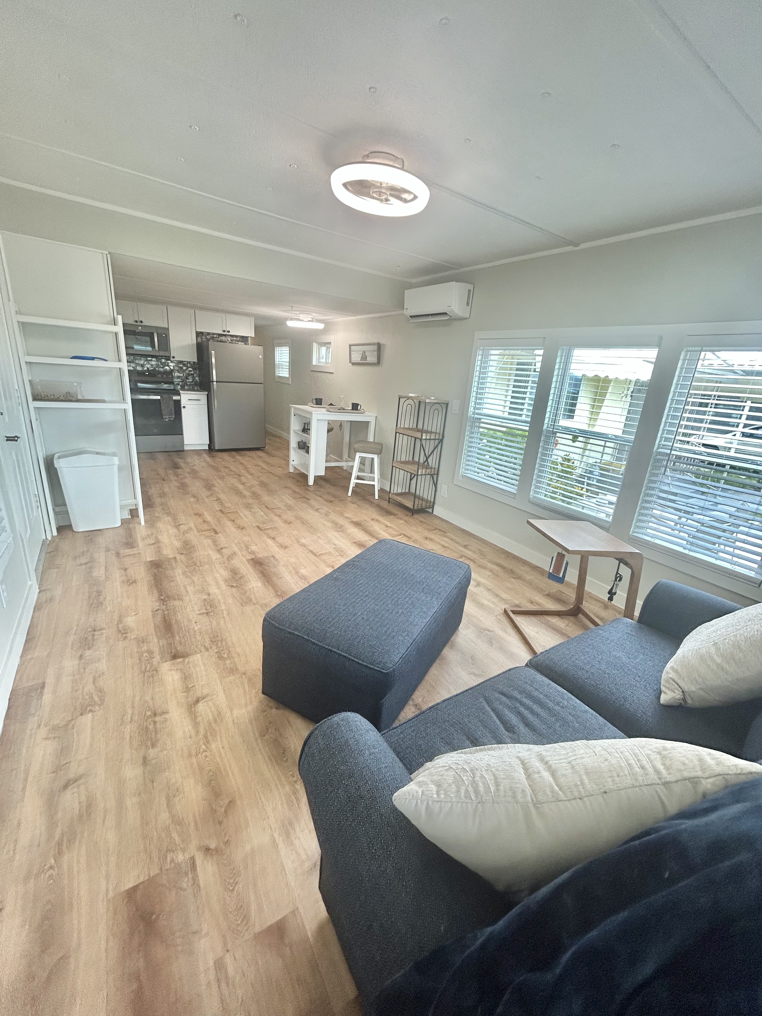 200 Fun Avenue, Bradenton, Florida 34208, 2 Bedrooms Bedrooms, ,1.5 BathroomsBathrooms,55-Plus Mobile Home,For Sale,Fun Avenue,3962