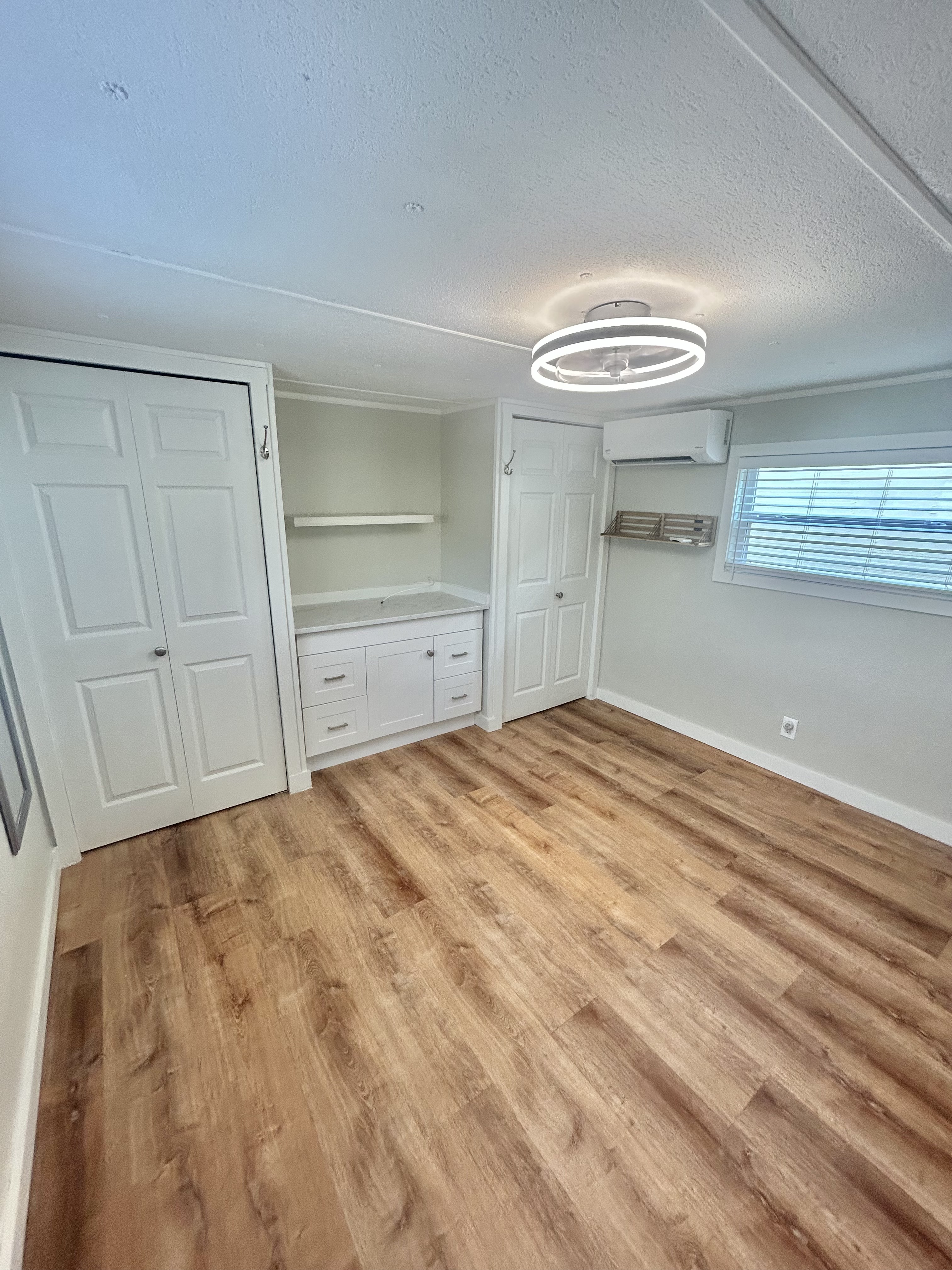 200 Fun Avenue, Bradenton, Florida 34208, 2 Bedrooms Bedrooms, ,1.5 BathroomsBathrooms,55-Plus Mobile Home,For Sale,Fun Avenue,3962