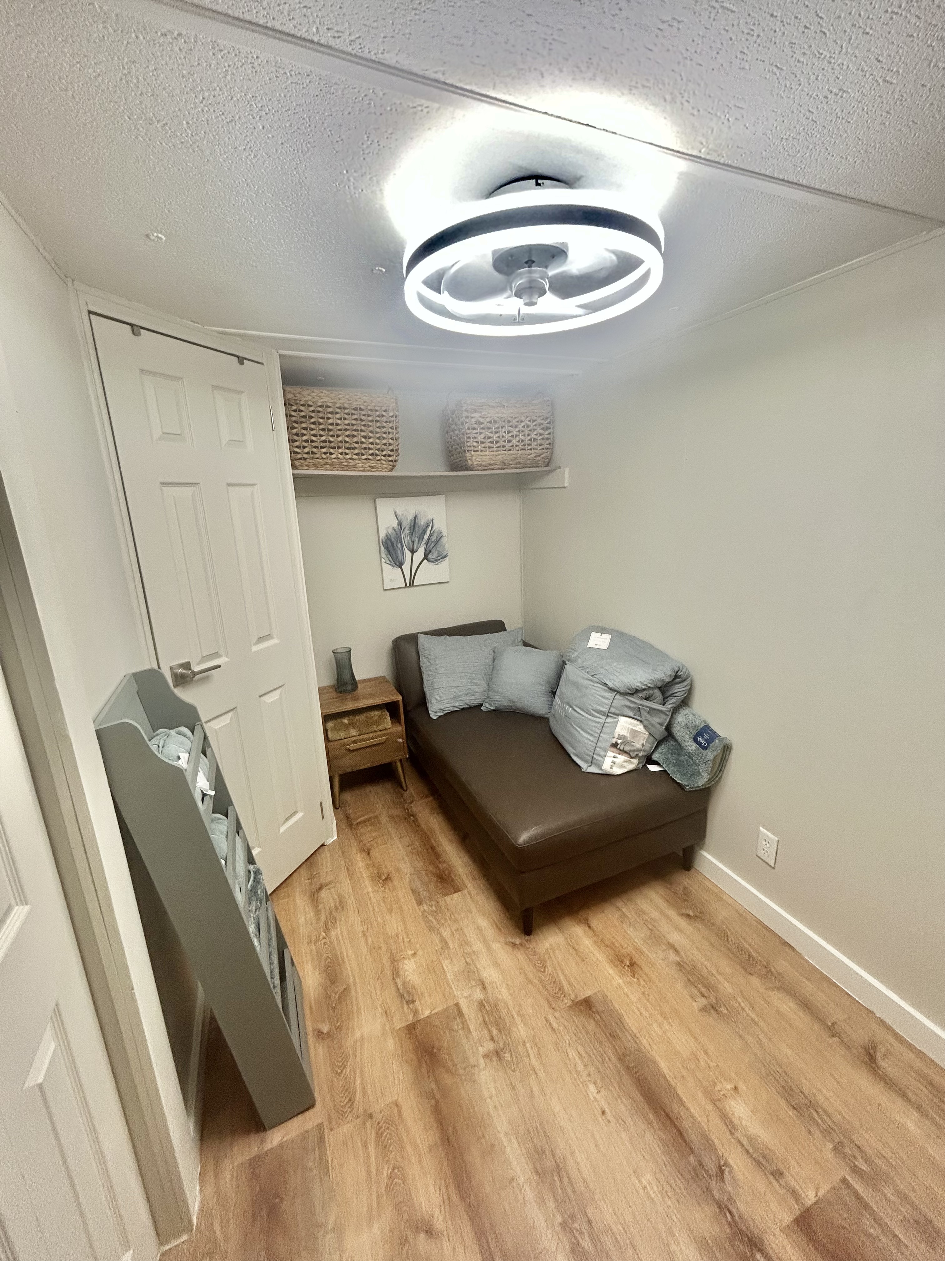 200 Fun Avenue, Bradenton, Florida 34208, 2 Bedrooms Bedrooms, ,1.5 BathroomsBathrooms,55-Plus Mobile Home,For Sale,Fun Avenue,3962