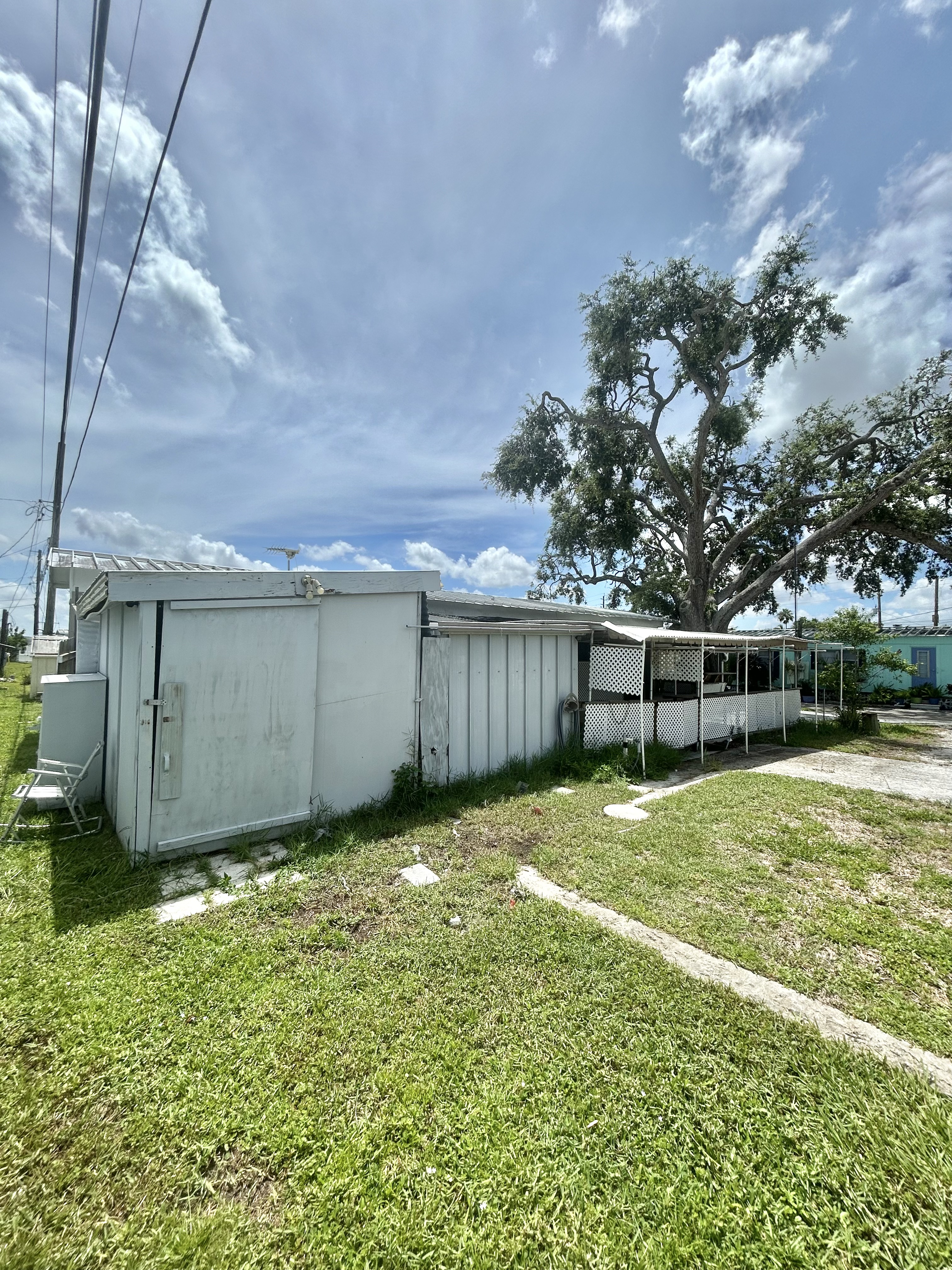 200 Fun Avenue, Bradenton, Florida 34208, 2 Bedrooms Bedrooms, ,1.5 BathroomsBathrooms,55-Plus Mobile Home,For Sale,Fun Avenue,3962