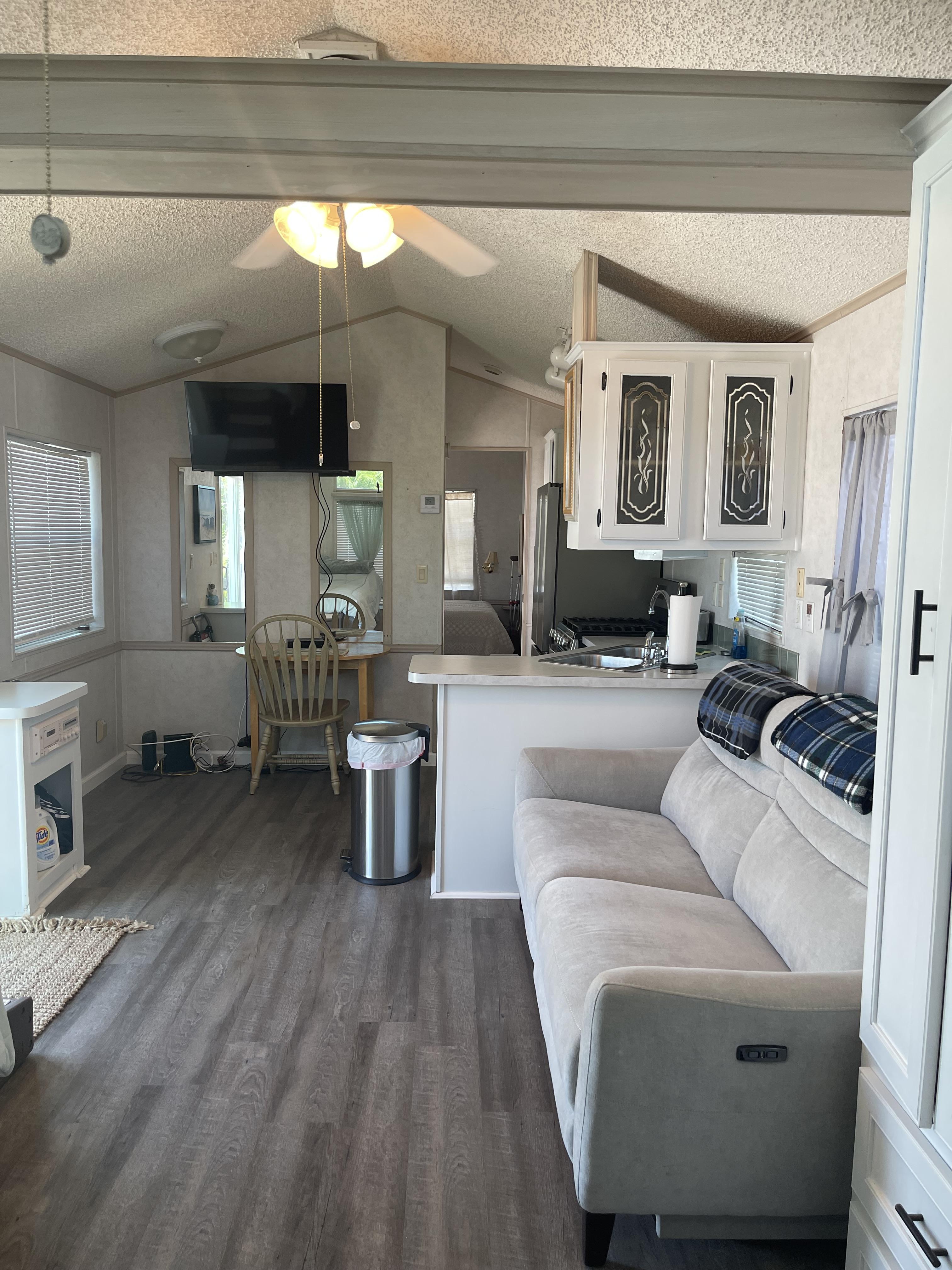 11911 66th St N, Lot 206, Largo, Florida 33773, 1 Bedroom Bedrooms, ,1 BathroomBathrooms,55-Plus Mobile Home,For Sale,66th St N, Lot 206,3986