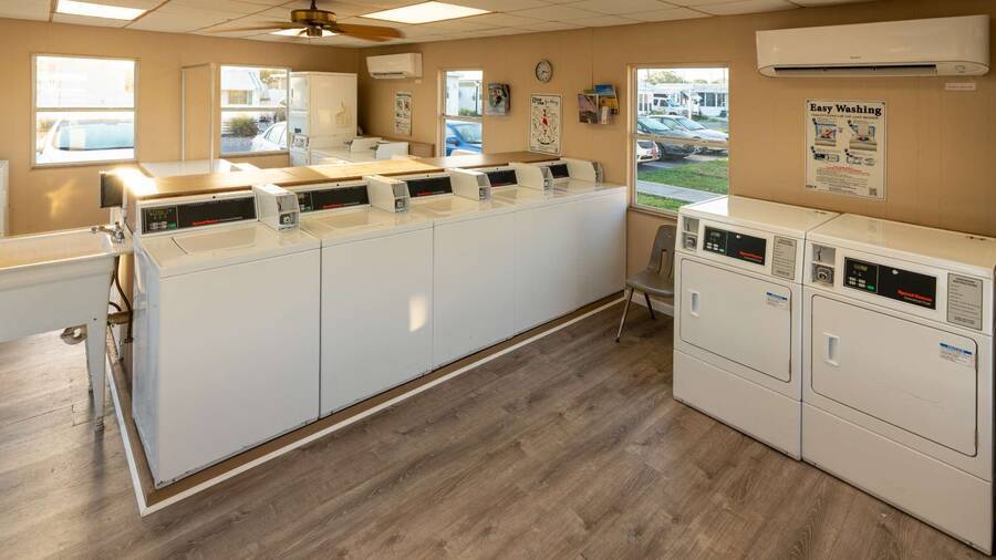 11911 66th St N, Lot 206, Largo, Florida 33773, 1 Bedroom Bedrooms, ,1 BathroomBathrooms,55-Plus Mobile Home,For Sale,66th St N, Lot 206,3986