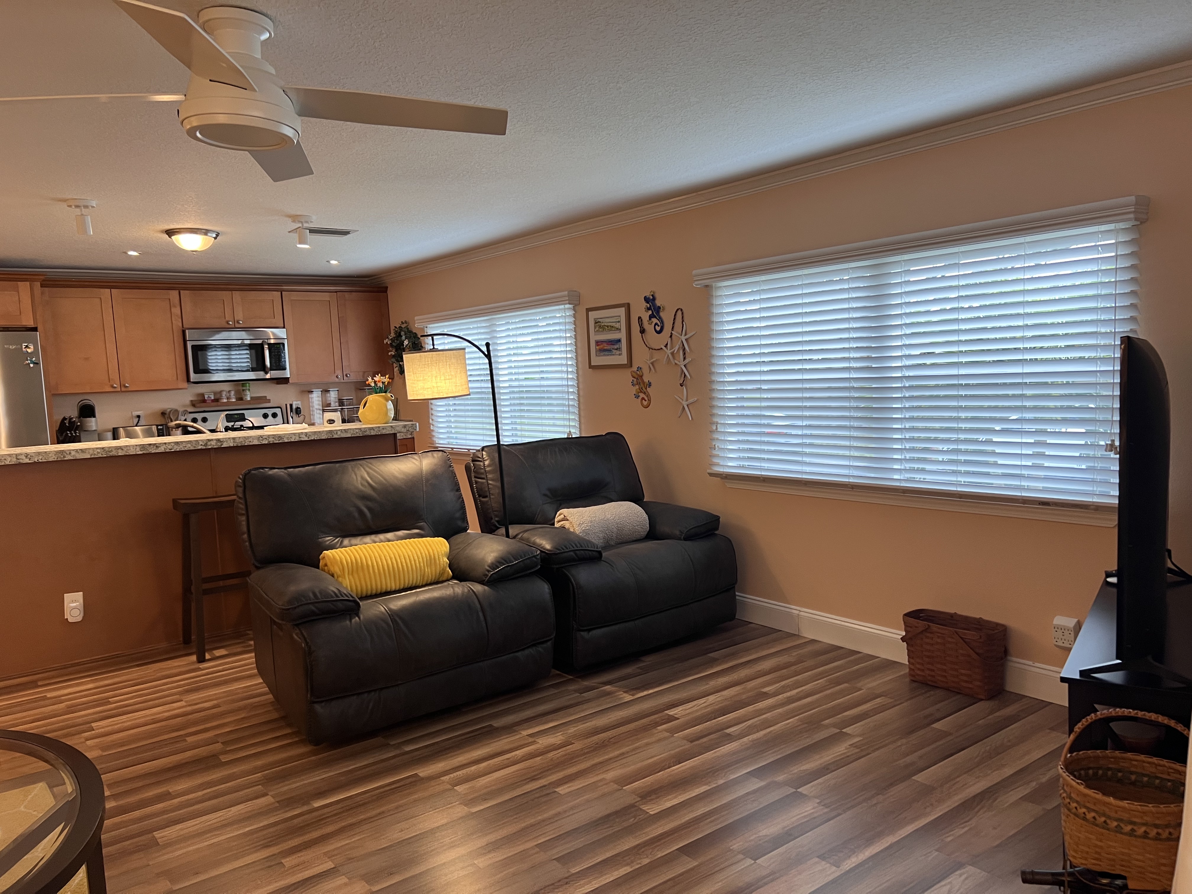 5872 Camelot Drive South, Lot 208, Sarasota, Florida 34233, 2 Bedrooms Bedrooms, ,2 BathroomsBathrooms,55-Plus Mobile Home,For Sale,Camelot Drive South, Lot 208,3988