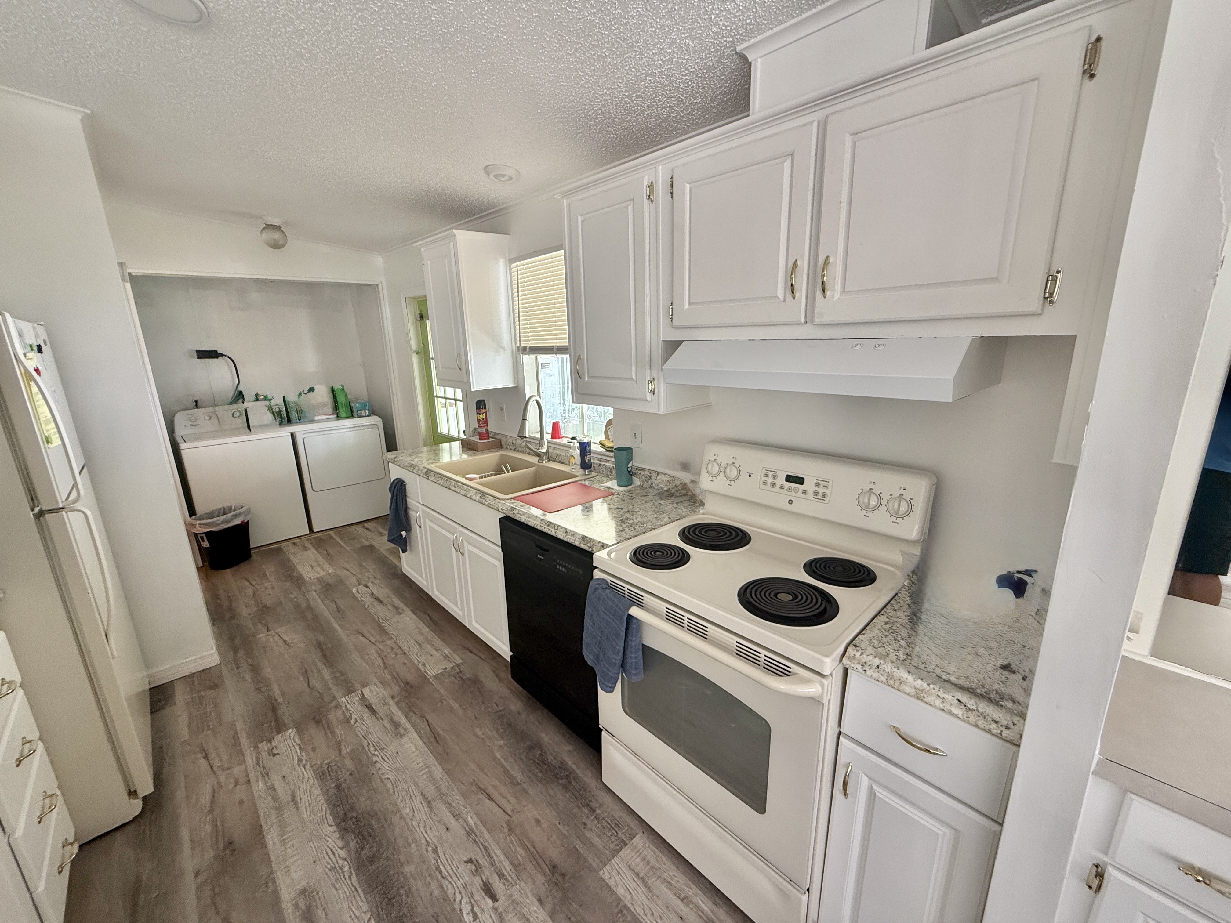 1001 Starkey Road, Lot 149, Largo, Florida 33771, 2 Bedrooms Bedrooms, ,2 BathroomsBathrooms,55-Plus Mobile Home,For Sale,Starkey Road, Lot 149,3994