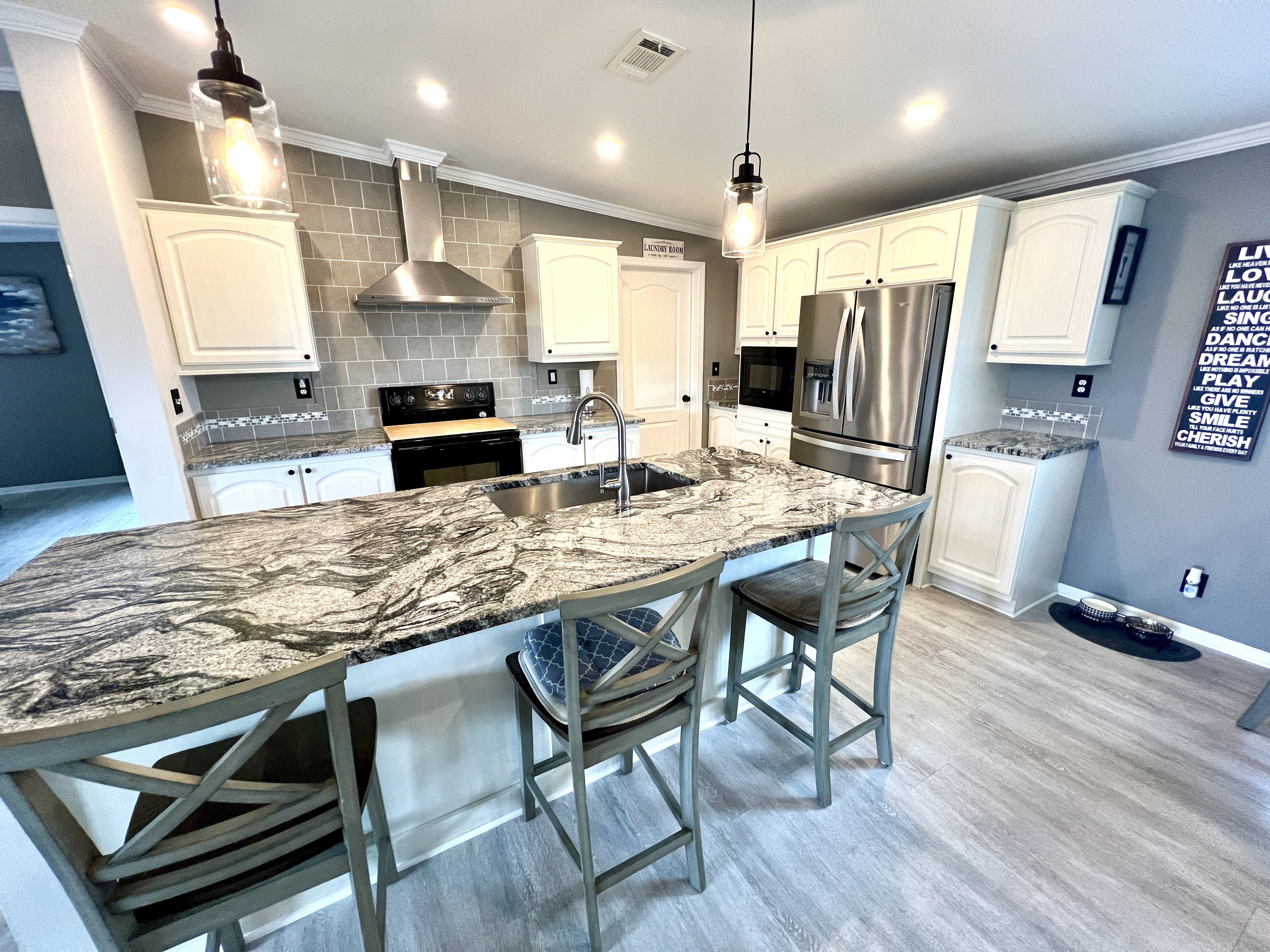 8111 Buena Vista Way, Ellenton, Florida 34222, 3 Bedrooms Bedrooms, ,2 BathroomsBathrooms,55-Plus Mobile Home,For Sale,Buena Vista Way,4019