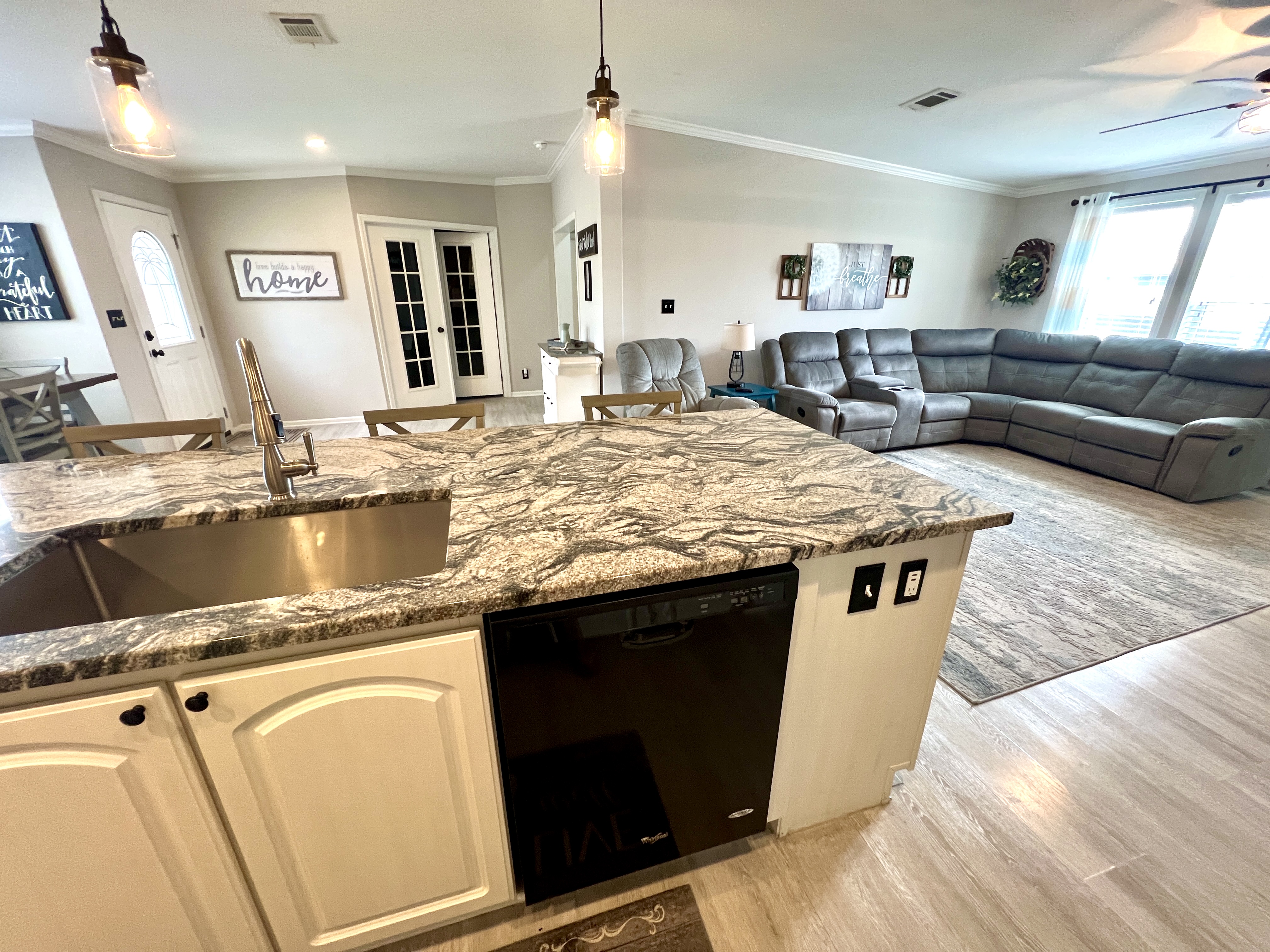 8111 Buena Vista Way, Ellenton, Florida 34222, 3 Bedrooms Bedrooms, ,2 BathroomsBathrooms,55-Plus Mobile Home,For Sale,Buena Vista Way,4019