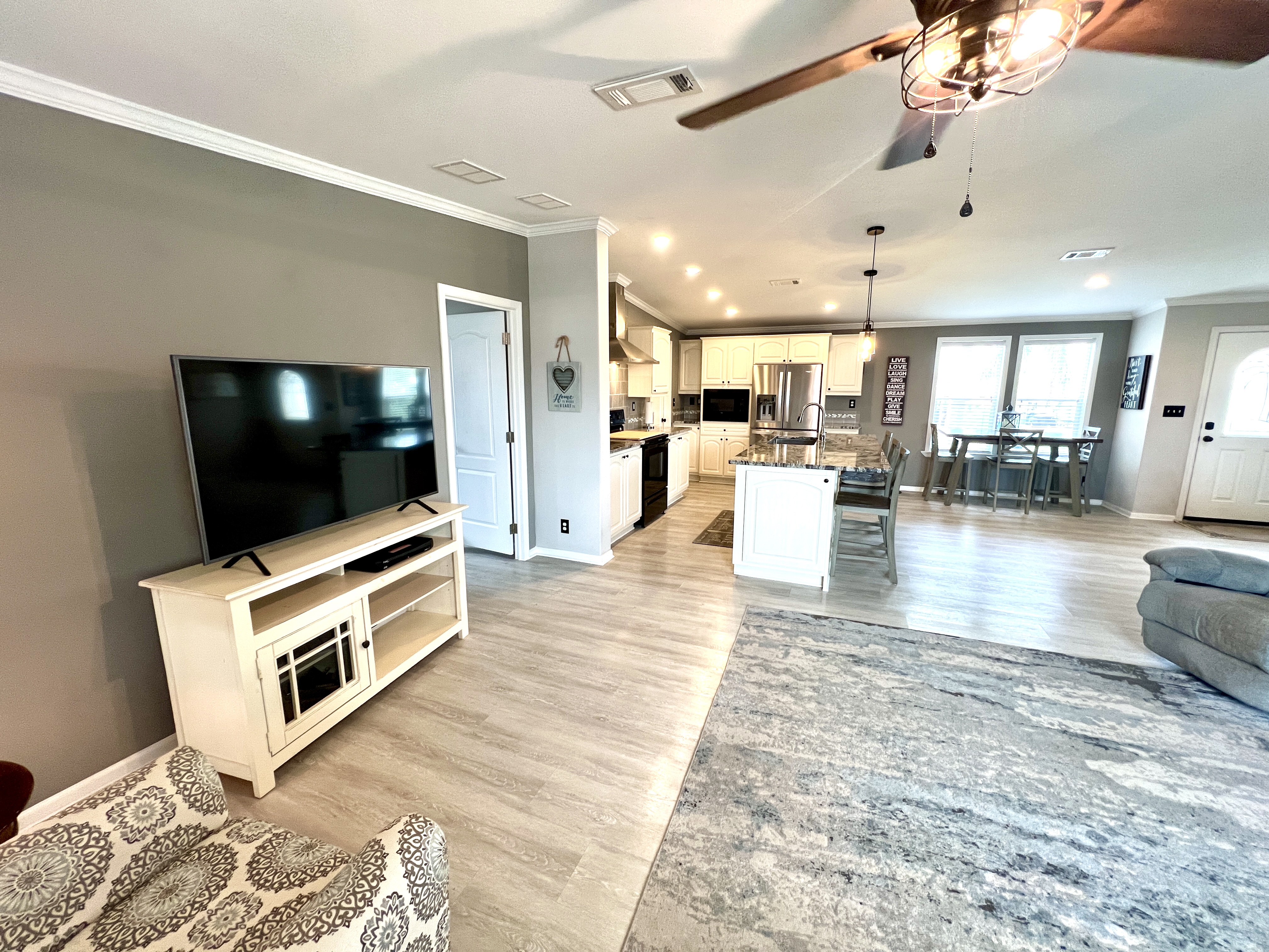 8111 Buena Vista Way, Ellenton, Florida 34222, 3 Bedrooms Bedrooms, ,2 BathroomsBathrooms,55-Plus Mobile Home,For Sale,Buena Vista Way,4019