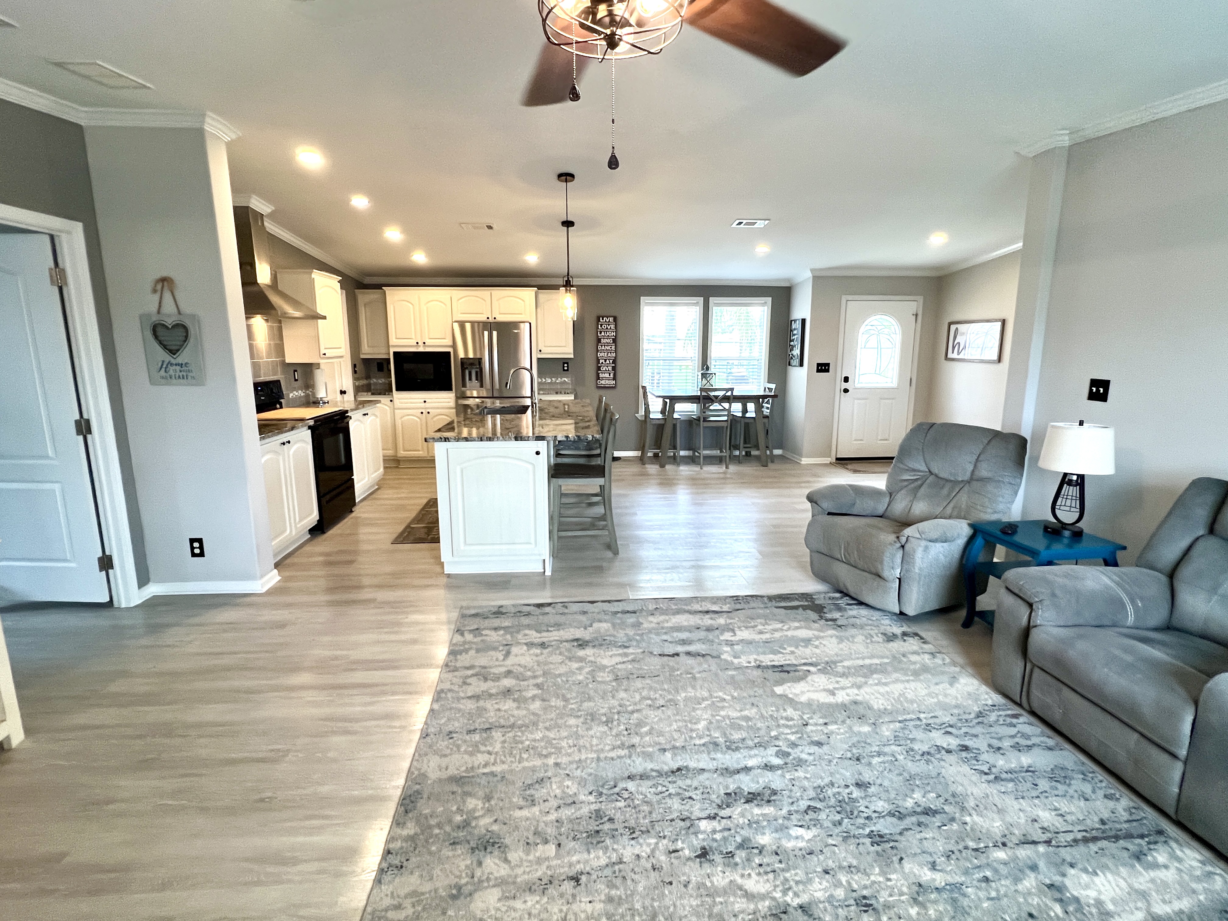 8111 Buena Vista Way, Ellenton, Florida 34222, 3 Bedrooms Bedrooms, ,2 BathroomsBathrooms,55-Plus Mobile Home,For Sale,Buena Vista Way,4019