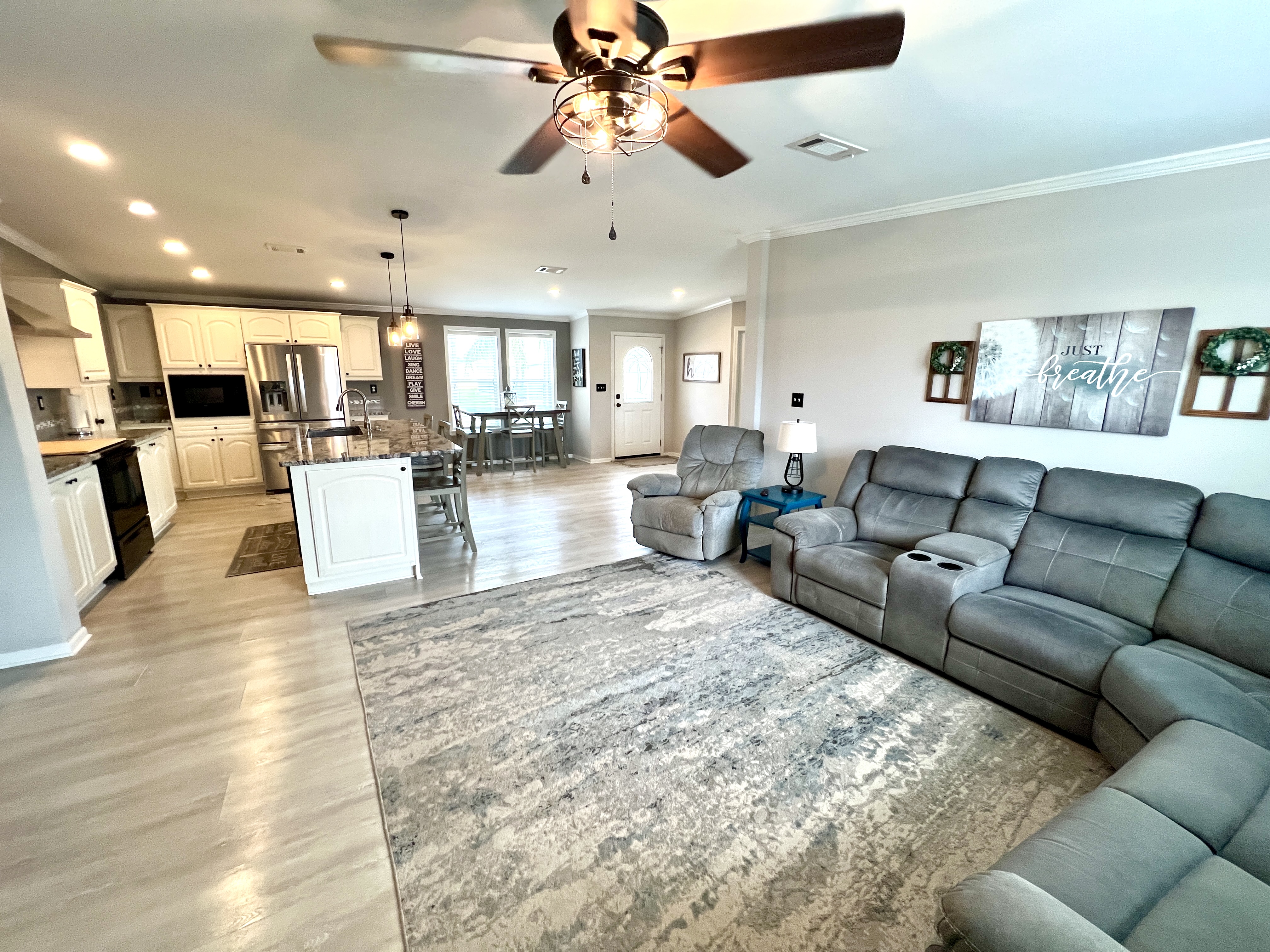 8111 Buena Vista Way, Ellenton, Florida 34222, 3 Bedrooms Bedrooms, ,2 BathroomsBathrooms,55-Plus Mobile Home,For Sale,Buena Vista Way,4019