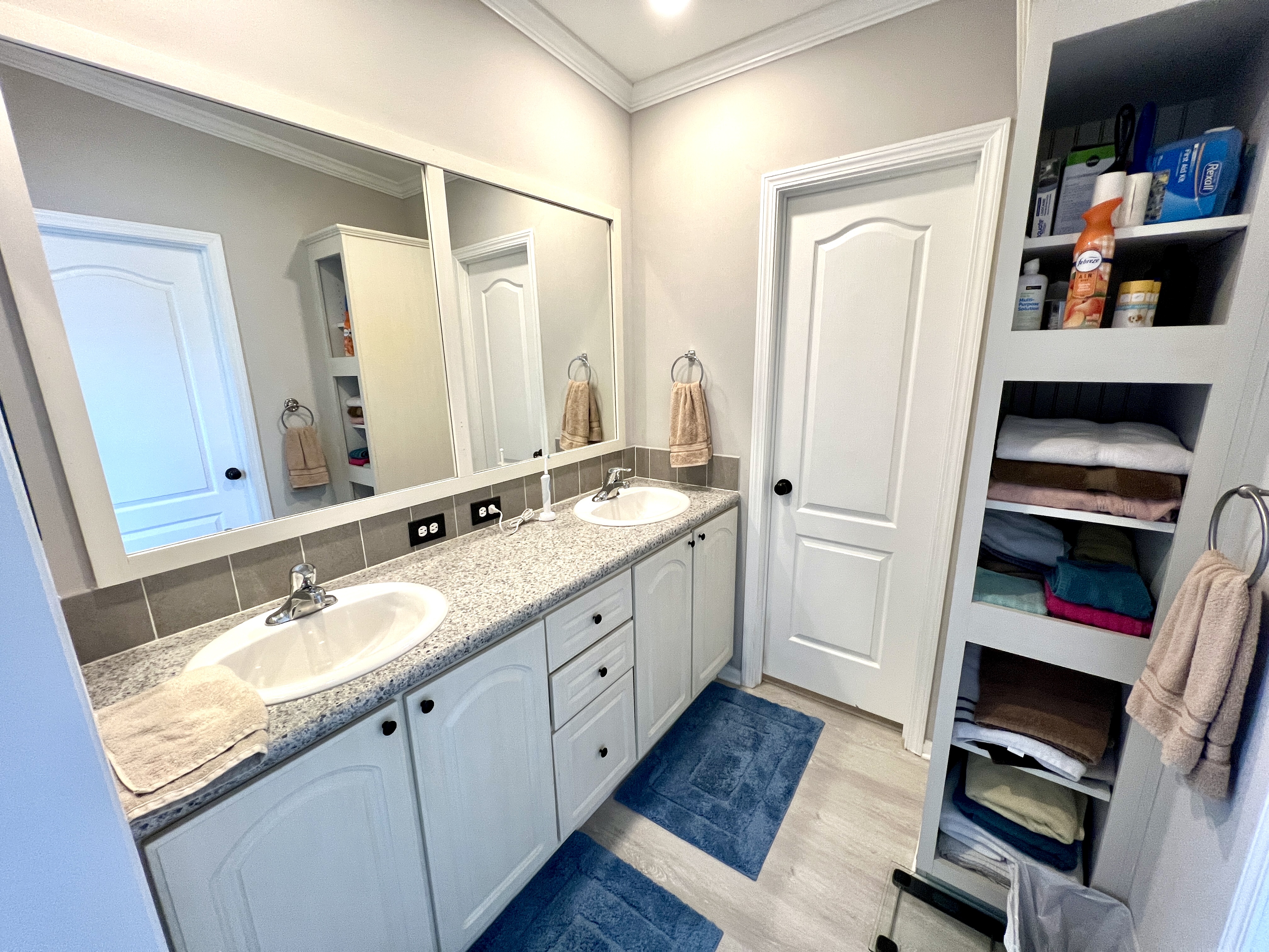 8111 Buena Vista Way, Ellenton, Florida 34222, 3 Bedrooms Bedrooms, ,2 BathroomsBathrooms,55-Plus Mobile Home,For Sale,Buena Vista Way,4019
