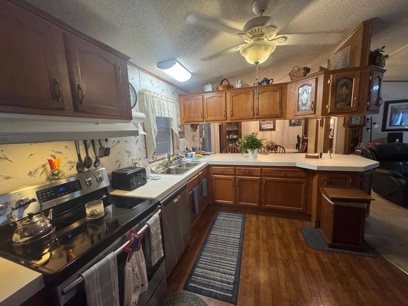 3305 Skyview Drive, Lot 22, Lakeland, Florida 33801, 3 Bedrooms Bedrooms, ,2 BathroomsBathrooms,55-Plus Mobile Home,For Sale,Skyview Drive, Lot 22,4030
