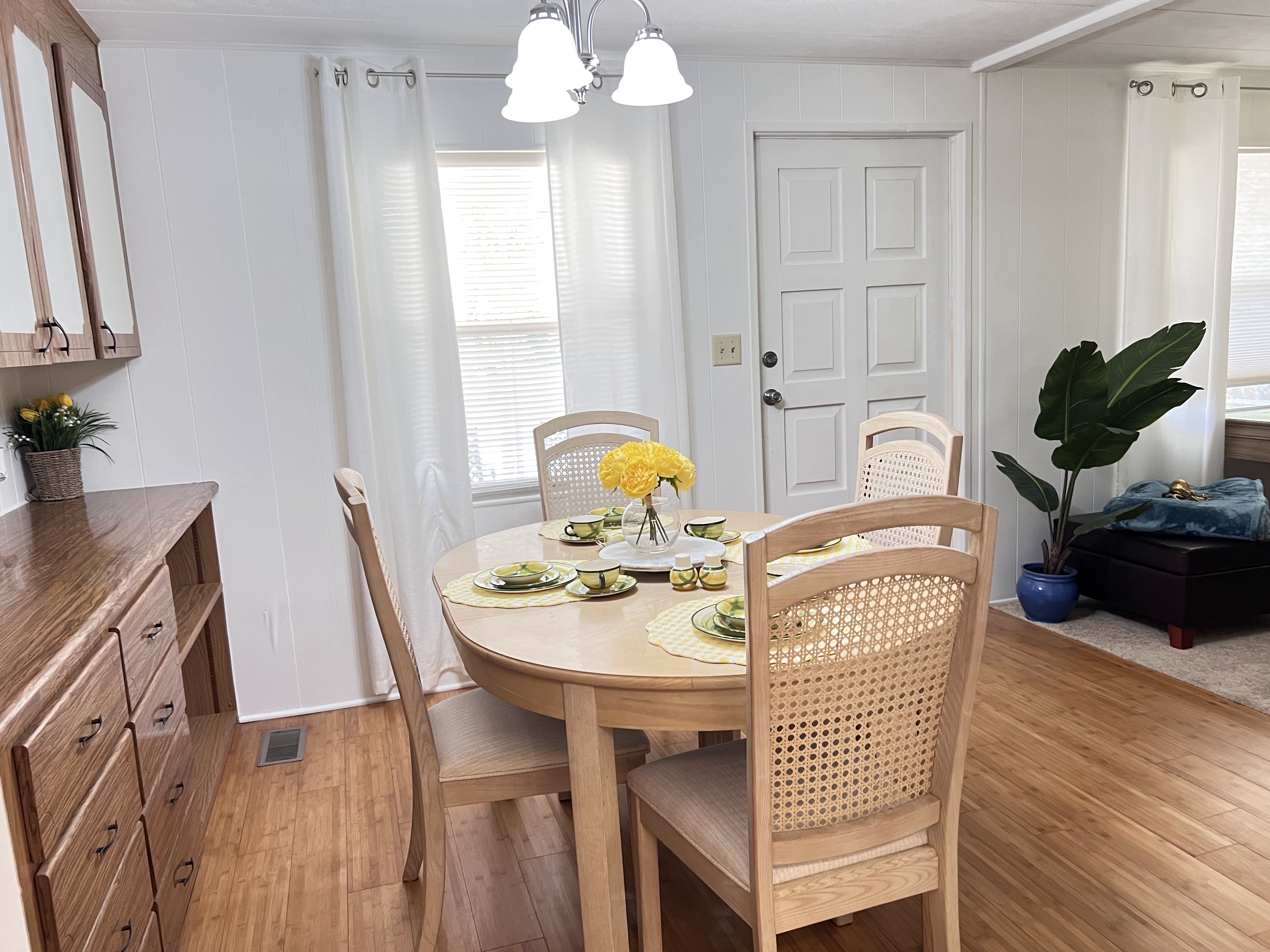 8221 Morgan Drive, Sarasota, Florida 34238, 2 Bedrooms Bedrooms, ,2 BathroomsBathrooms,55-Plus Mobile Home,For Sale,Morgan Drive,4033