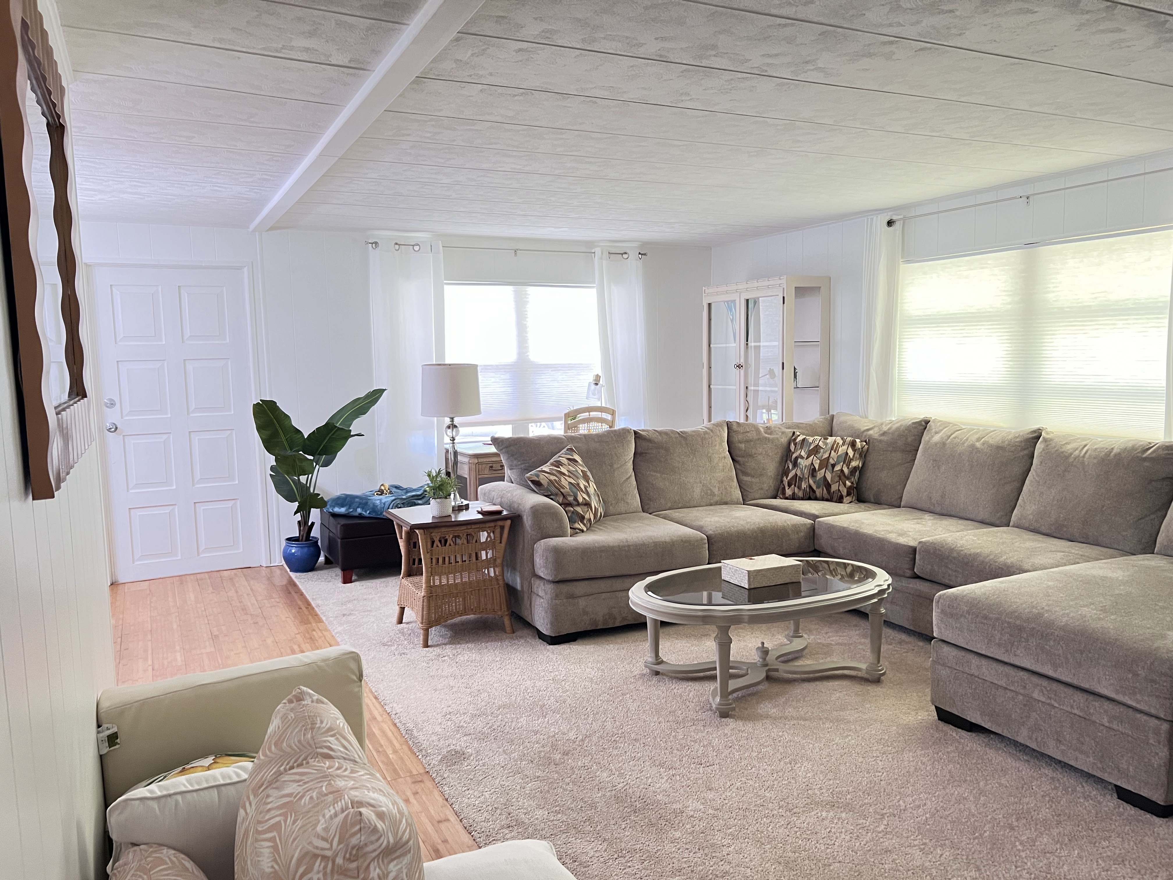 8221 Morgan Drive, Sarasota, Florida 34238, 2 Bedrooms Bedrooms, ,2 BathroomsBathrooms,55-Plus Mobile Home,For Sale,Morgan Drive,4033