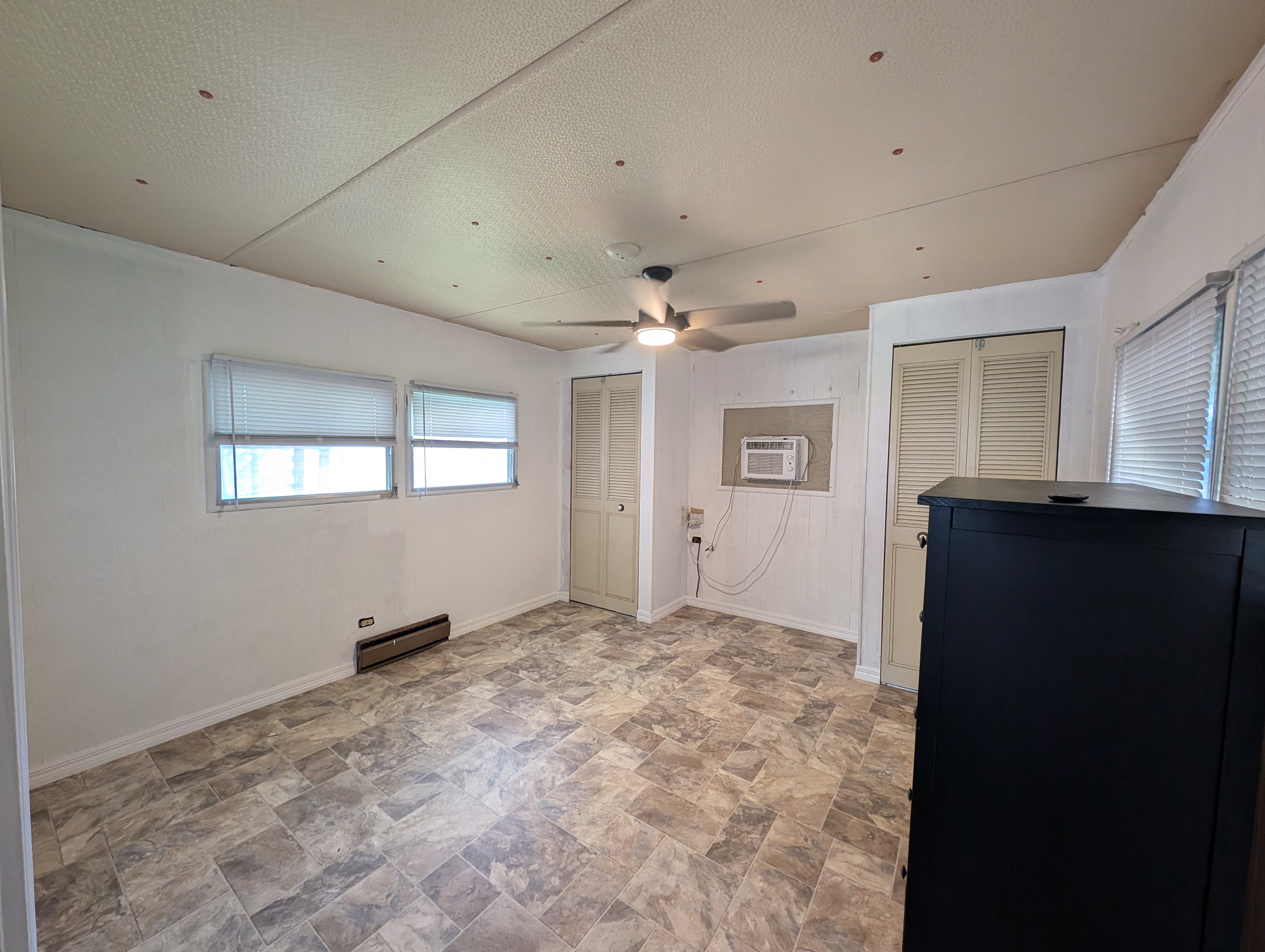 5208 5th St Circle West, Bradenton, Florida 34207, 1 Bedroom Bedrooms, ,1 BathroomBathrooms,55-Plus Mobile Home,For Sale,5th St Circle West,4043