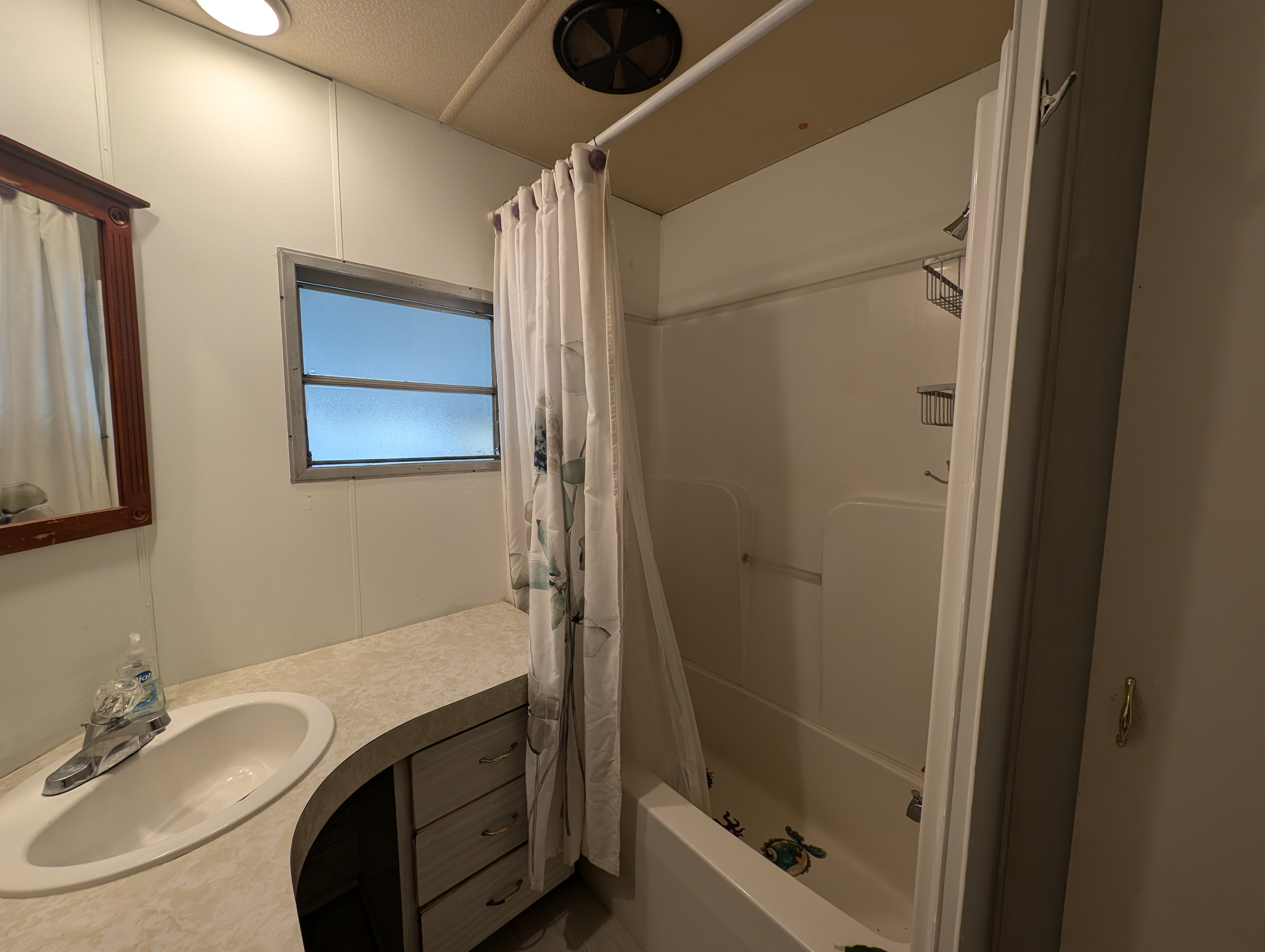 5208 5th St Circle West, Bradenton, Florida 34207, 1 Bedroom Bedrooms, ,1 BathroomBathrooms,55-Plus Mobile Home,For Sale,5th St Circle West,4043