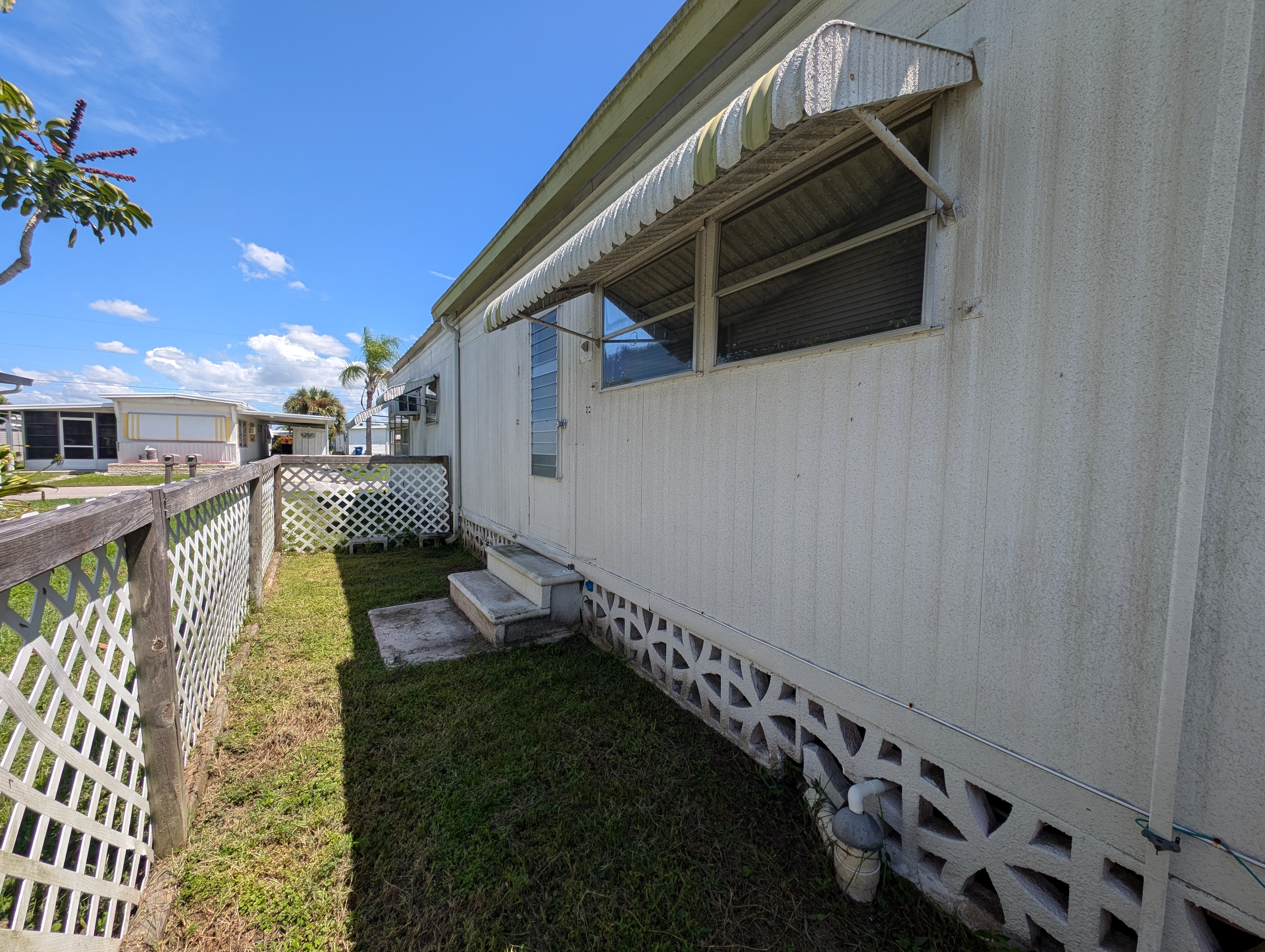 5208 5th St Circle West, Bradenton, Florida 34207, 1 Bedroom Bedrooms, ,1 BathroomBathrooms,55-Plus Mobile Home,For Sale,5th St Circle West,4043