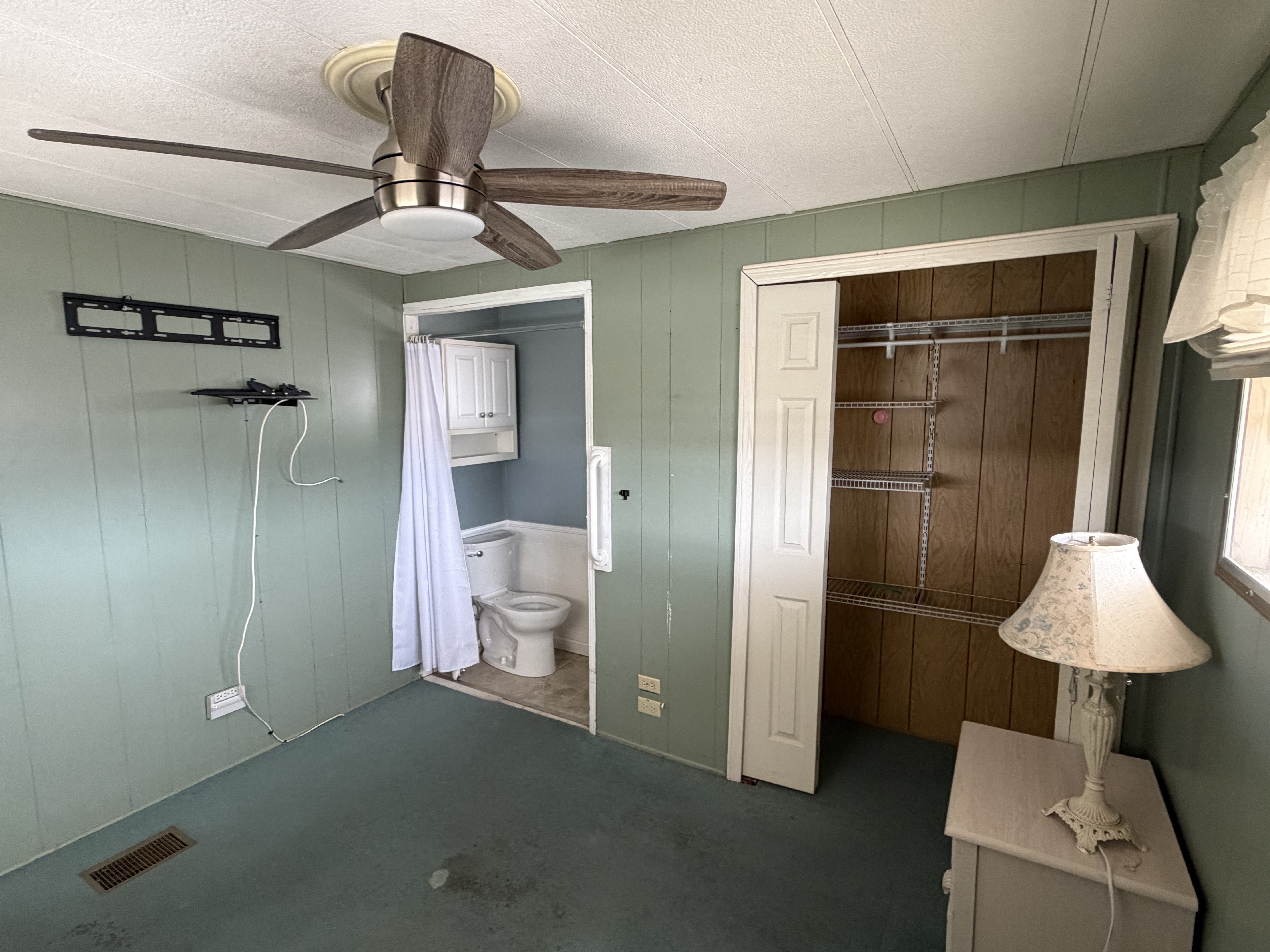 12651 Seminole Blvd, Lot 22M, Largo, Florida 33778, 2 Bedrooms Bedrooms, ,1.5 BathroomsBathrooms,55-Plus Mobile Home,For Sale,Seminole Blvd, Lot 22M,4044