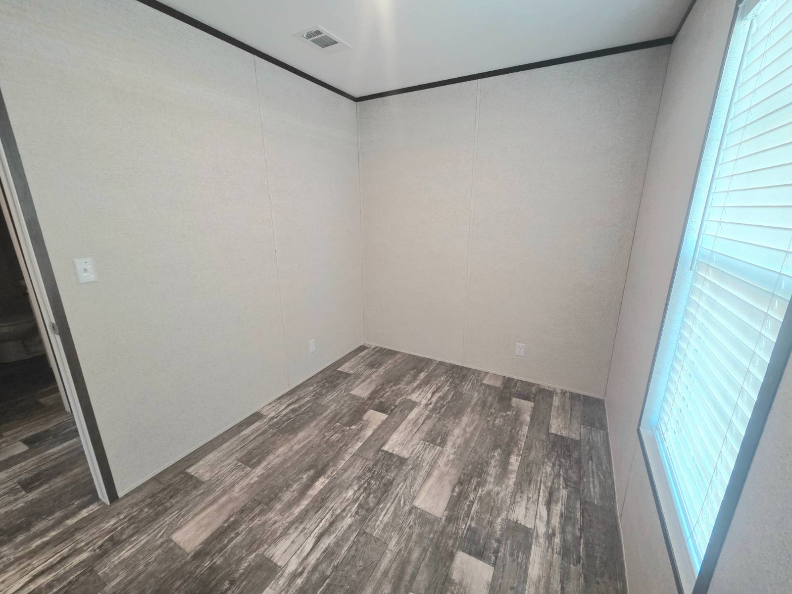 603 63rd Avenue West, Lot J18, Bradenton, Florida 34207, 3 Bedrooms Bedrooms, ,2 BathroomsBathrooms,55-Plus Mobile Home,For Rent,63rd Avenue West, Lot J18,4055