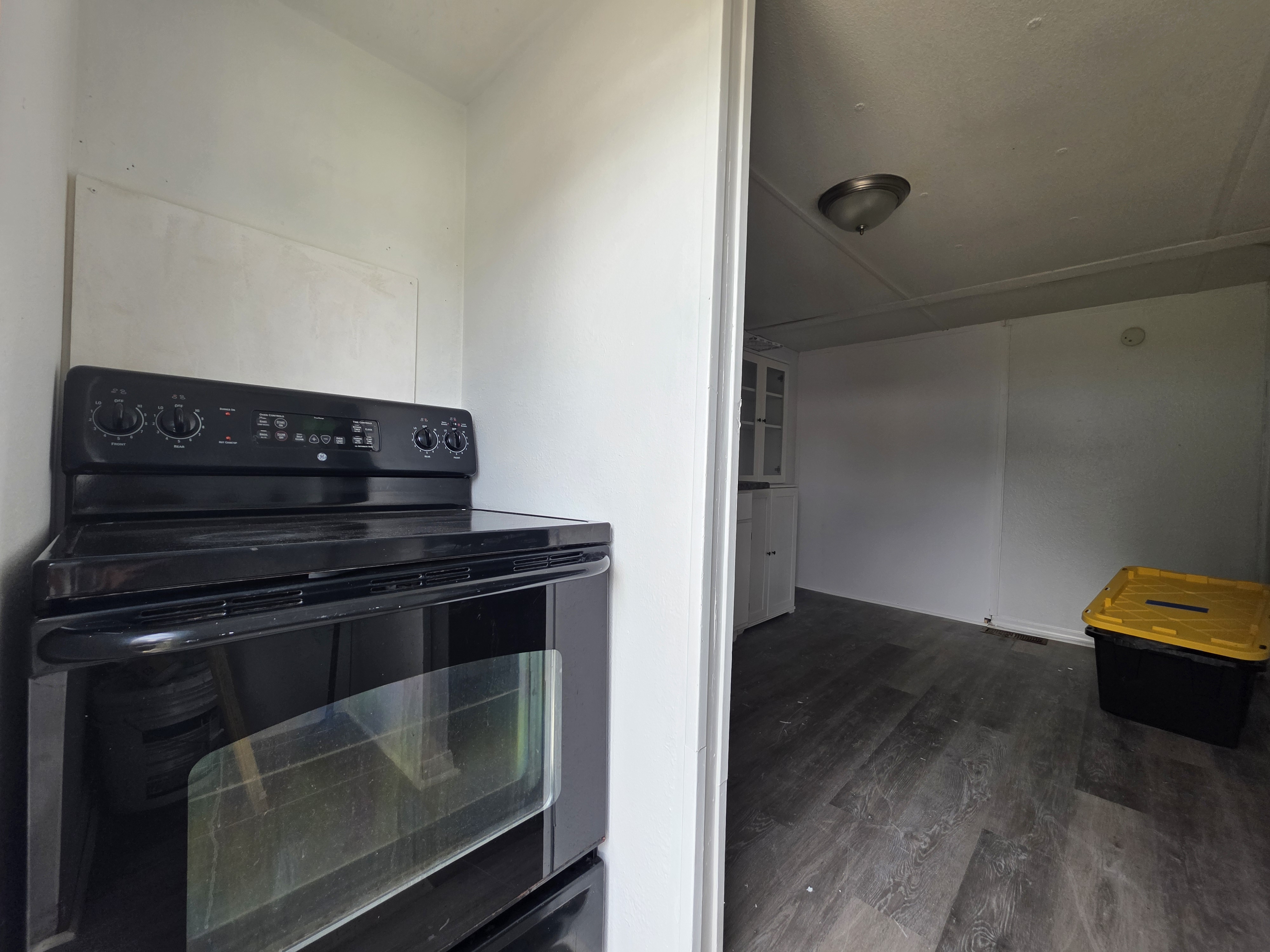 4519 Green Palm Lane, Lot 558, Tampa, Florida 33610, 3 Bedrooms Bedrooms, ,2 BathroomsBathrooms,All - Age Mobile Home,For Sale,Green Palm Lane, Lot 558,4056