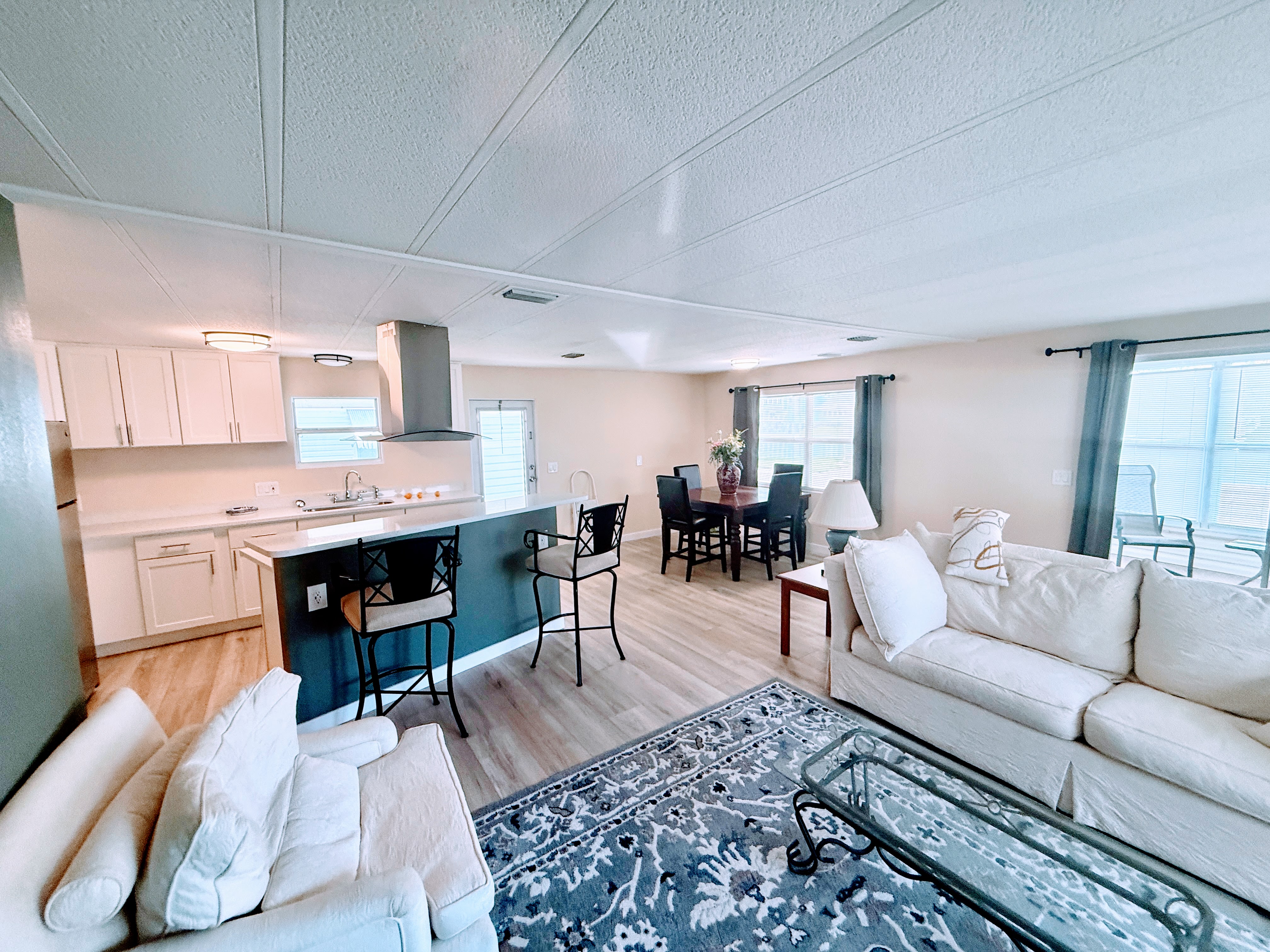 498 Red Wing Circle, Largo, Florida 33770, 2 Bedrooms Bedrooms, ,2 BathroomsBathrooms,55-Plus Mobile Home,For Sale,Red Wing Circle,4063