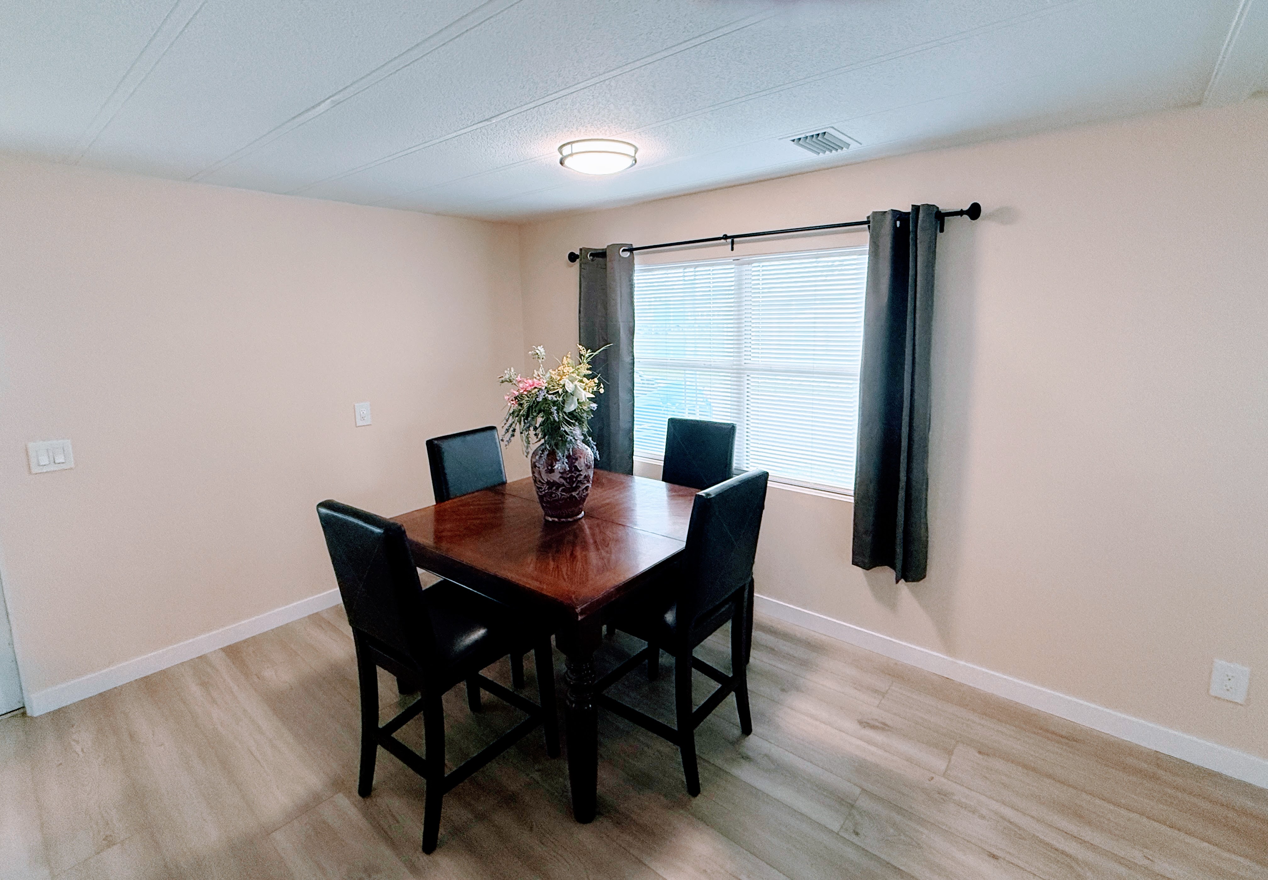 498 Red Wing Circle, Largo, Florida 33770, 2 Bedrooms Bedrooms, ,2 BathroomsBathrooms,55-Plus Mobile Home,For Sale,Red Wing Circle,4063