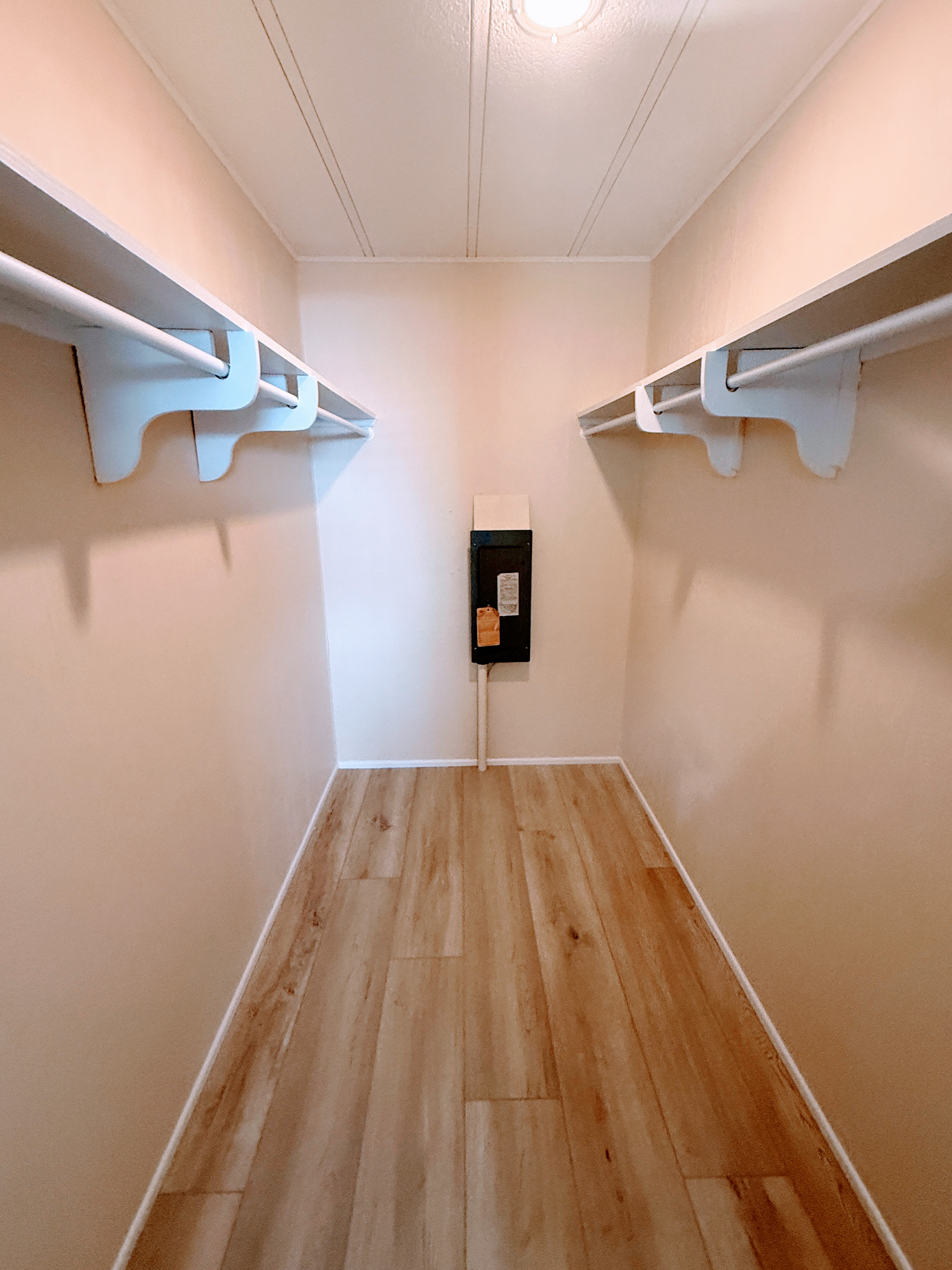 498 Red Wing Circle, Largo, Florida 33770, 2 Bedrooms Bedrooms, ,2 BathroomsBathrooms,55-Plus Mobile Home,For Sale,Red Wing Circle,4063