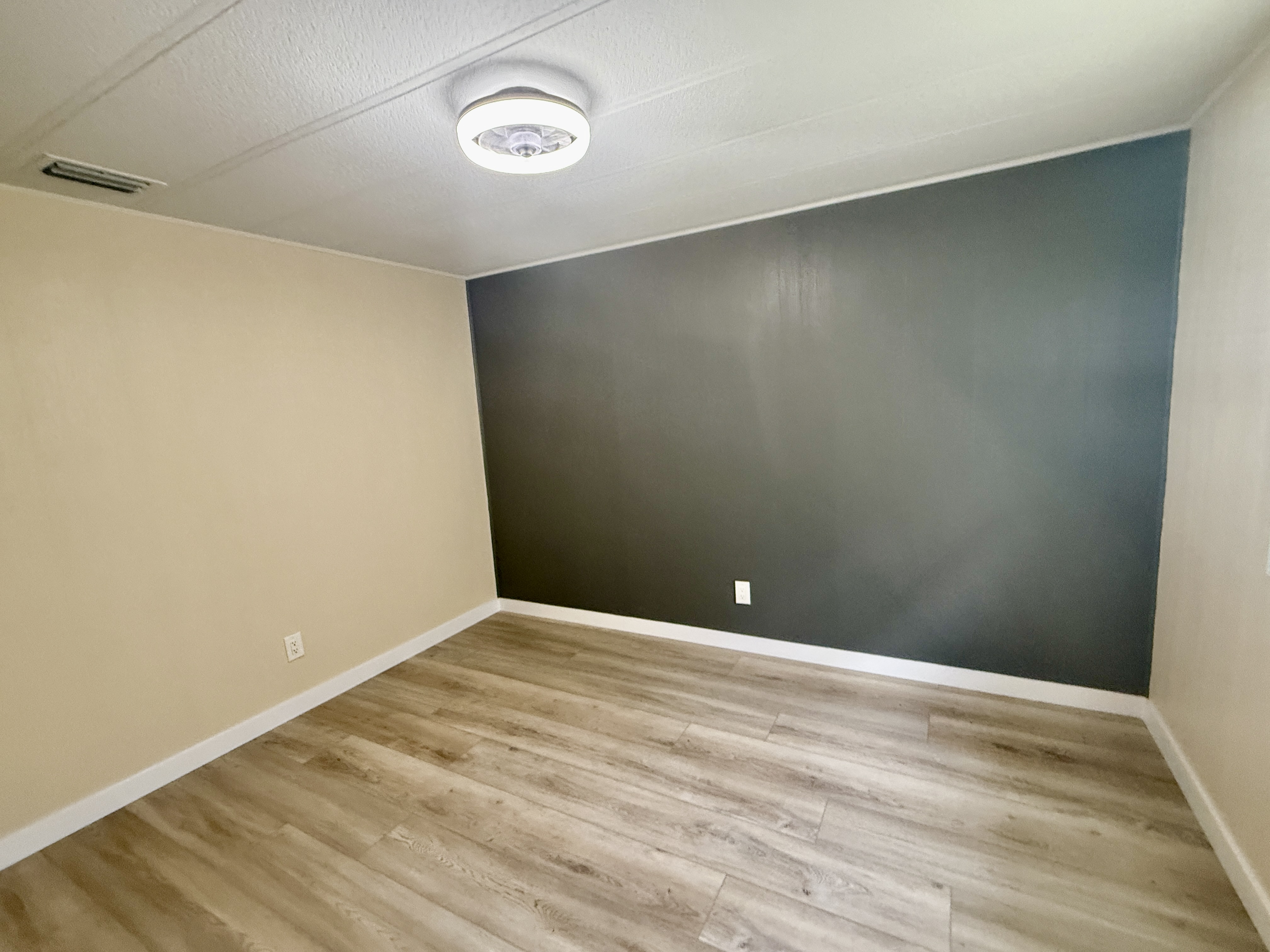 498 Red Wing Circle, Largo, Florida 33770, 2 Bedrooms Bedrooms, ,2 BathroomsBathrooms,55-Plus Mobile Home,For Sale,Red Wing Circle,4063