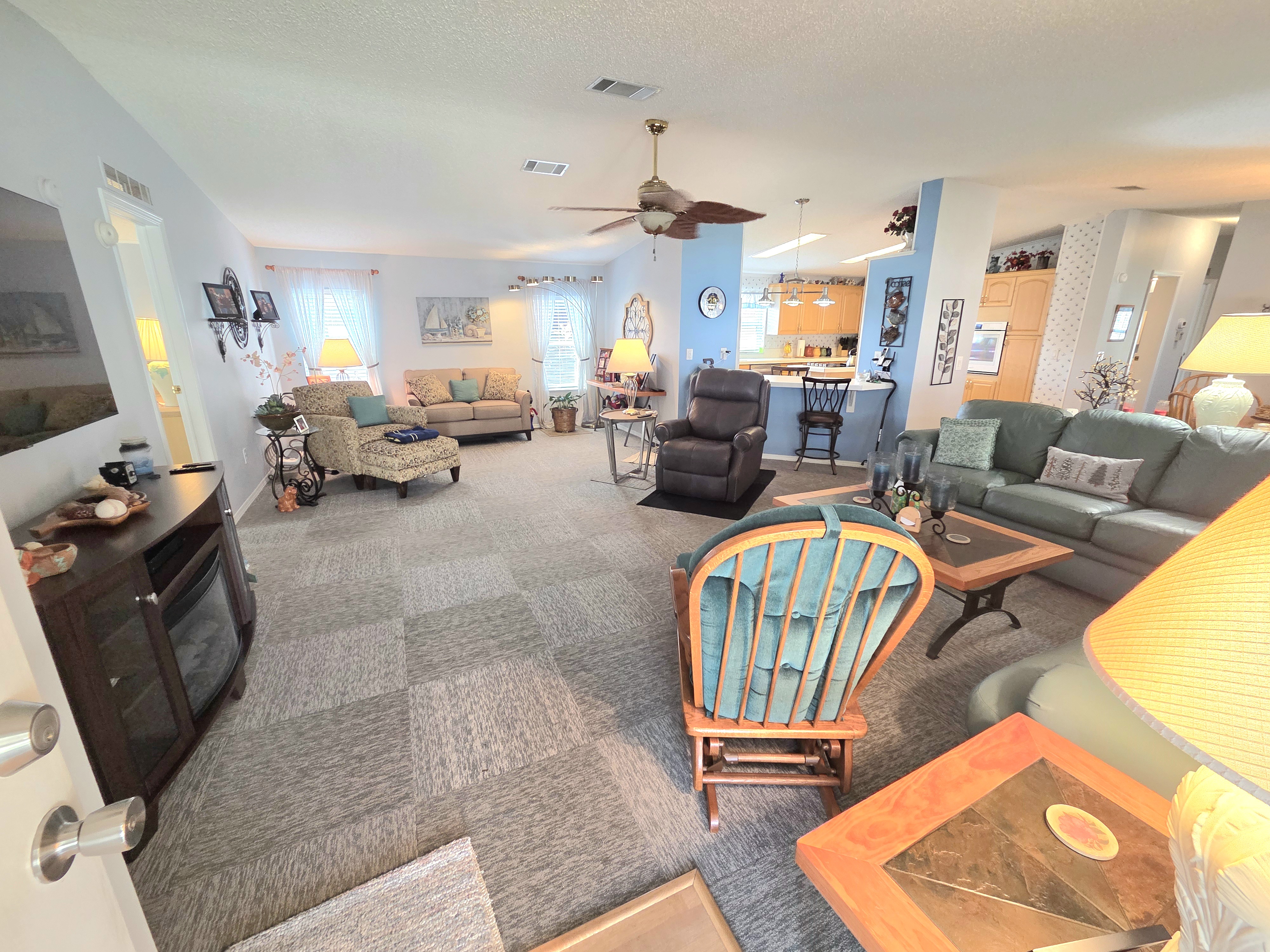 8609 27th Avenue East, Palmetto, Florida 34221, 3 Bedrooms Bedrooms, ,2 BathroomsBathrooms,55-Plus Mobile Home,For Sale,27th Avenue East,4065