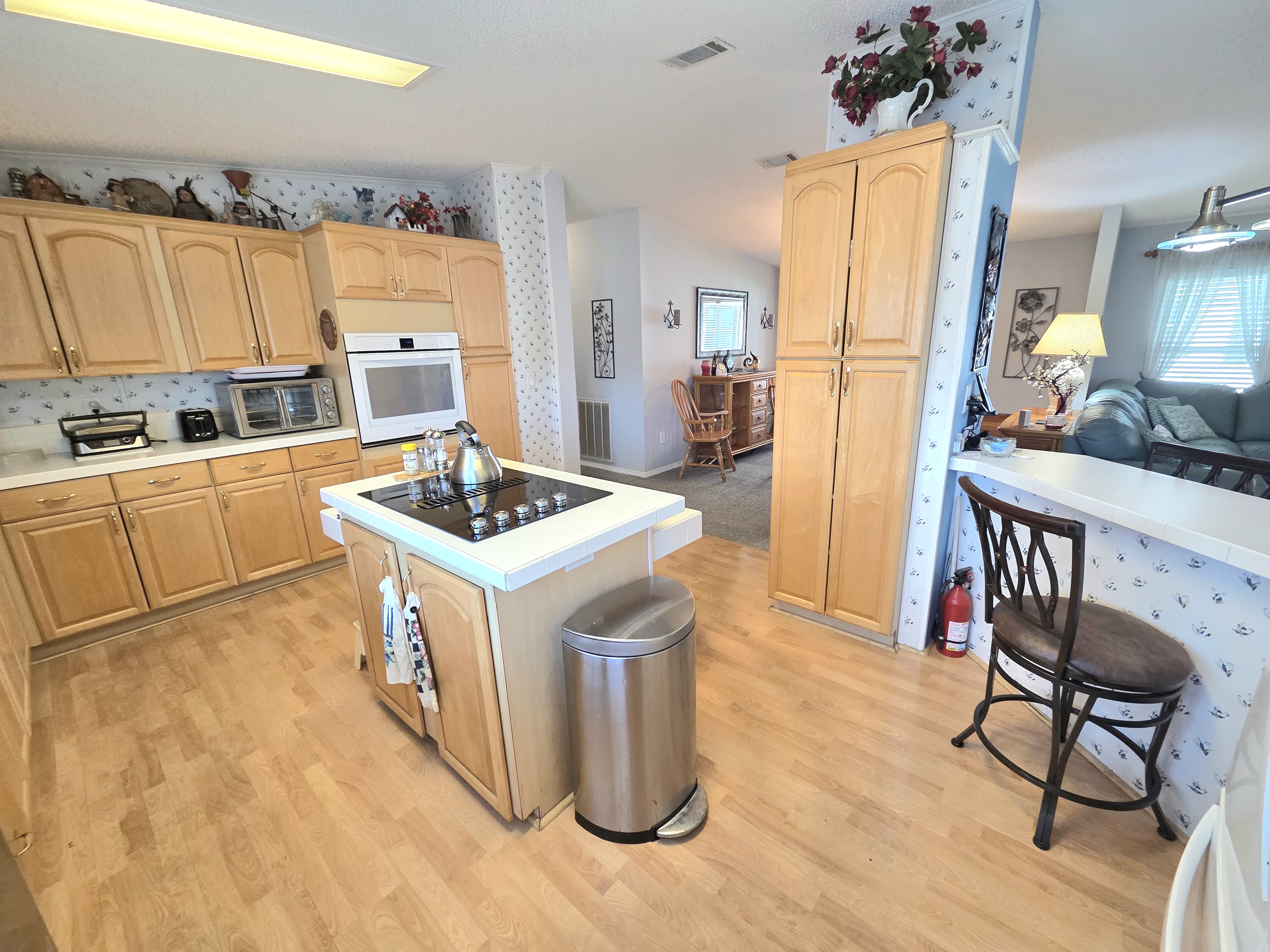8609 27th Avenue East, Palmetto, Florida 34221, 3 Bedrooms Bedrooms, ,2 BathroomsBathrooms,55-Plus Mobile Home,For Sale,27th Avenue East,4065