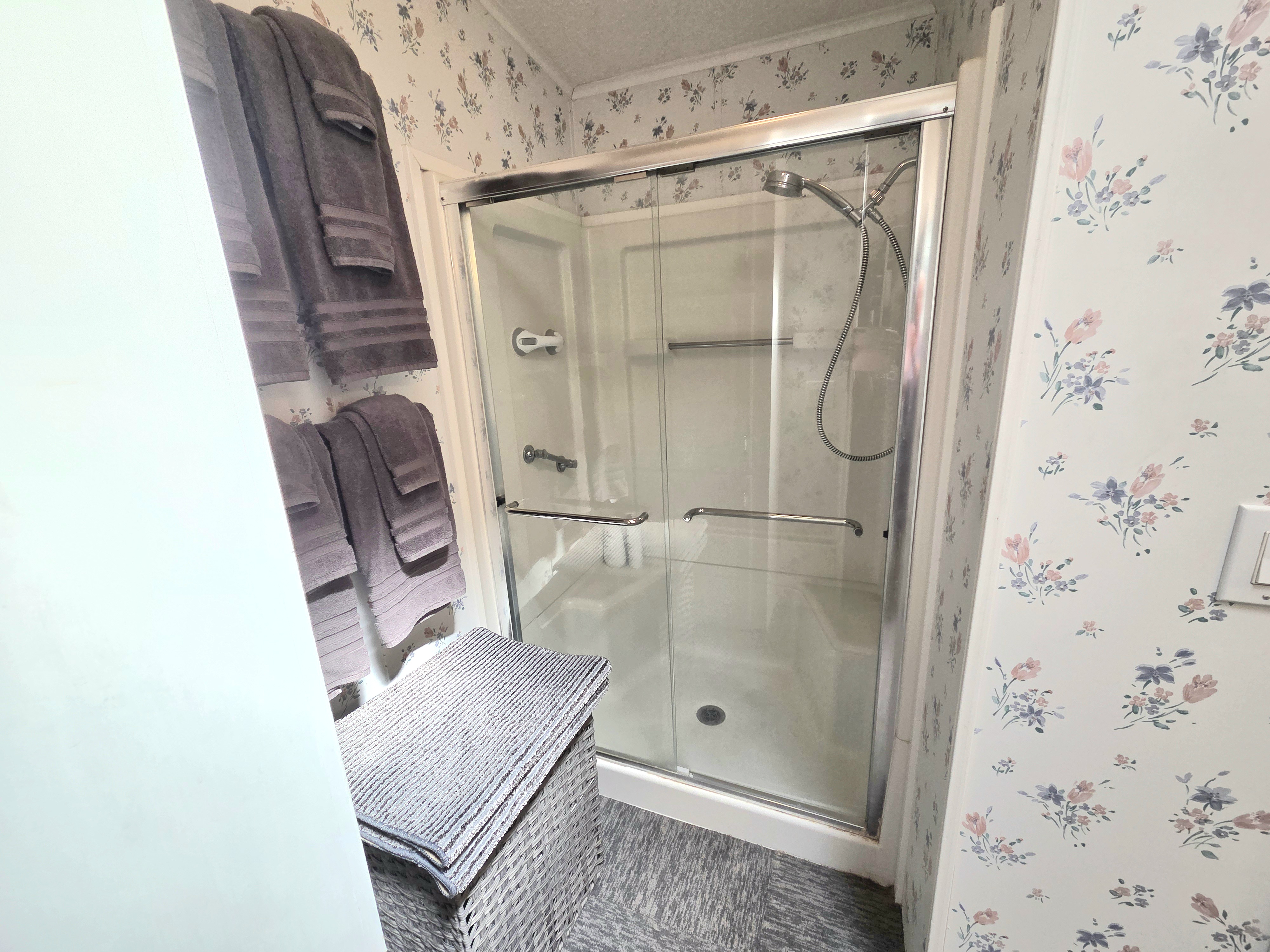 8609 27th Avenue East, Palmetto, Florida 34221, 3 Bedrooms Bedrooms, ,2 BathroomsBathrooms,55-Plus Mobile Home,For Sale,27th Avenue East,4065