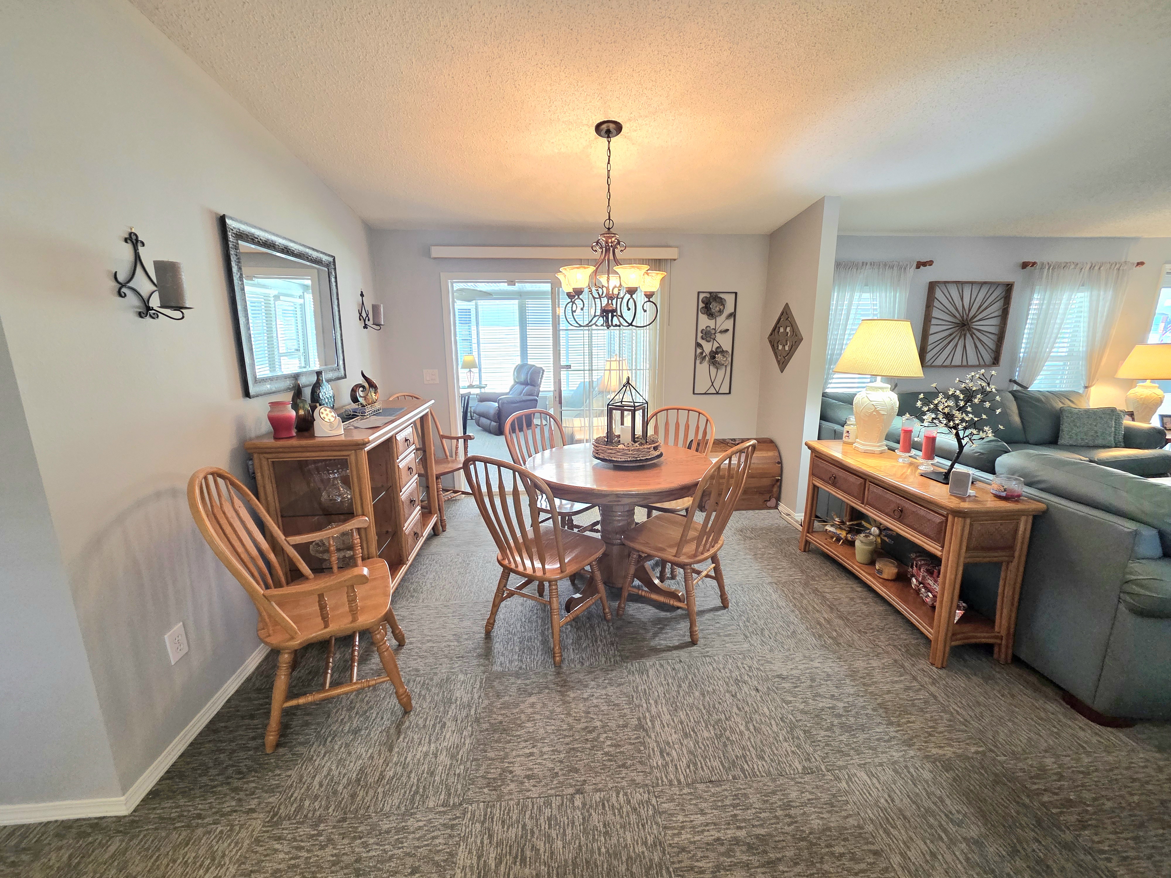 8609 27th Avenue East, Palmetto, Florida 34221, 3 Bedrooms Bedrooms, ,2 BathroomsBathrooms,55-Plus Mobile Home,For Sale,27th Avenue East,4065
