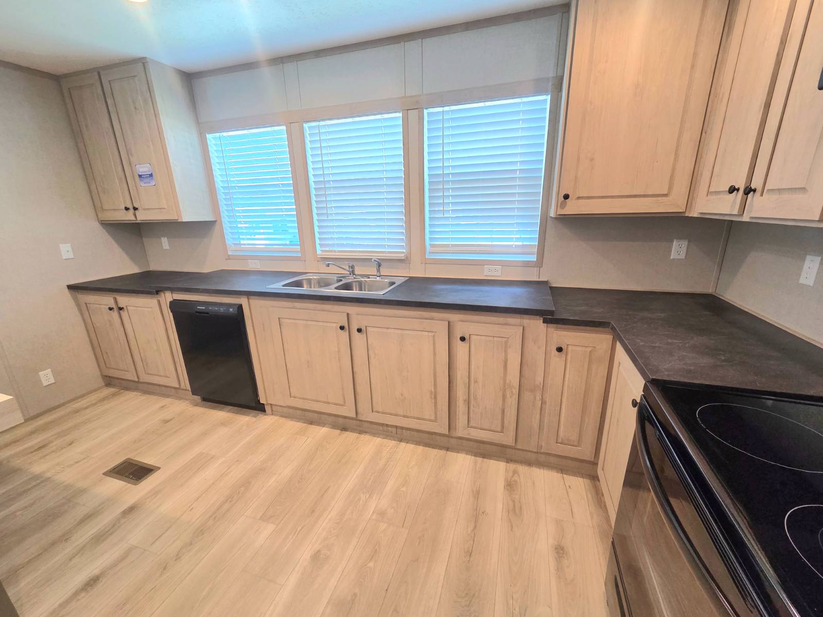 603 63rd Avenue West, Site S11, Bradenton, Florida 34207, 2 Bedrooms Bedrooms, ,2 BathroomsBathrooms,55-Plus Mobile Home,For Rent,63rd Avenue West, Site S11,4073